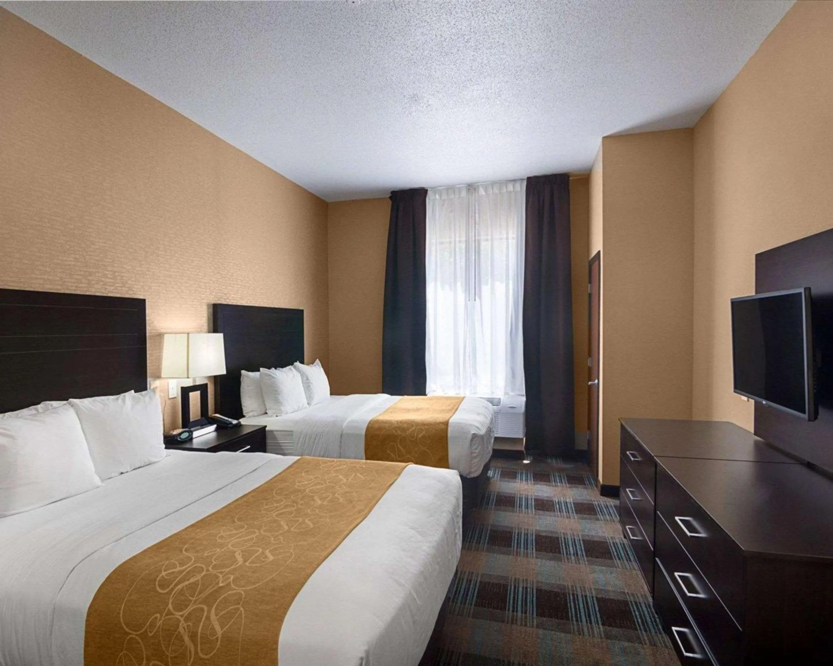 Photo of the whole room, Bed in Comfort Suites Houston West at Clay Road