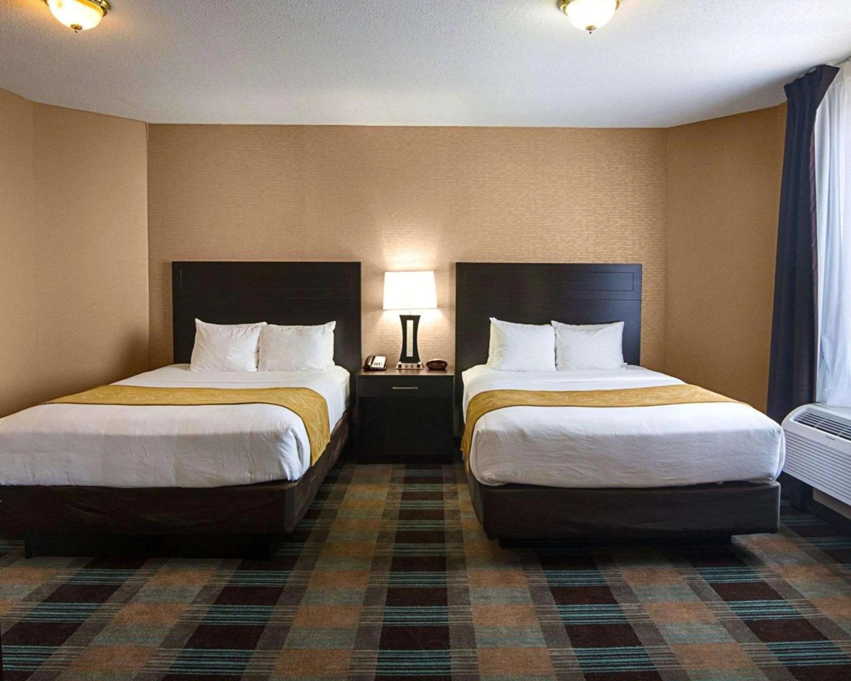 Photo of the whole room, Bed in Comfort Suites Houston West at Clay Road