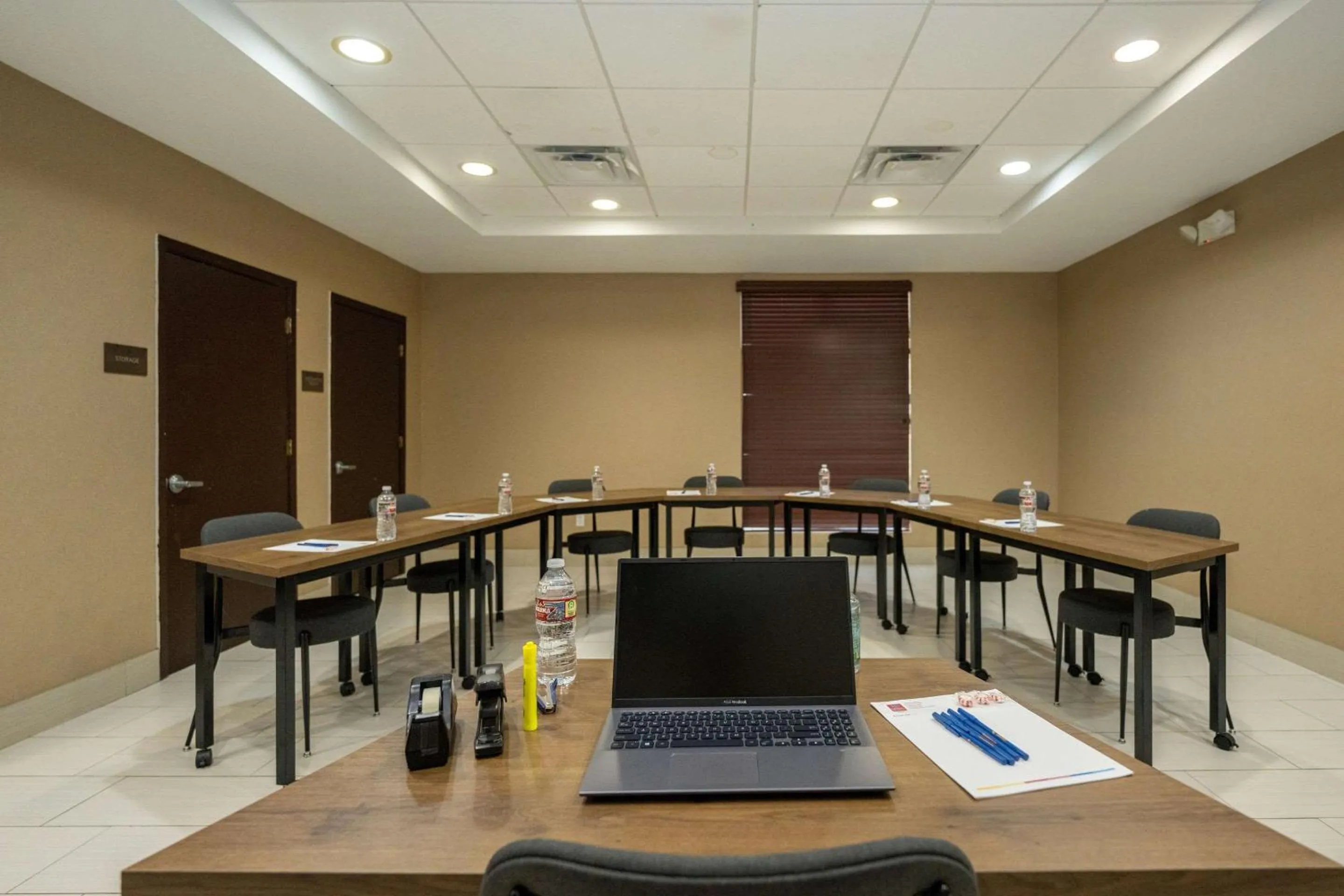 Meeting/conference room in Comfort Suites Houston West at Clay Road