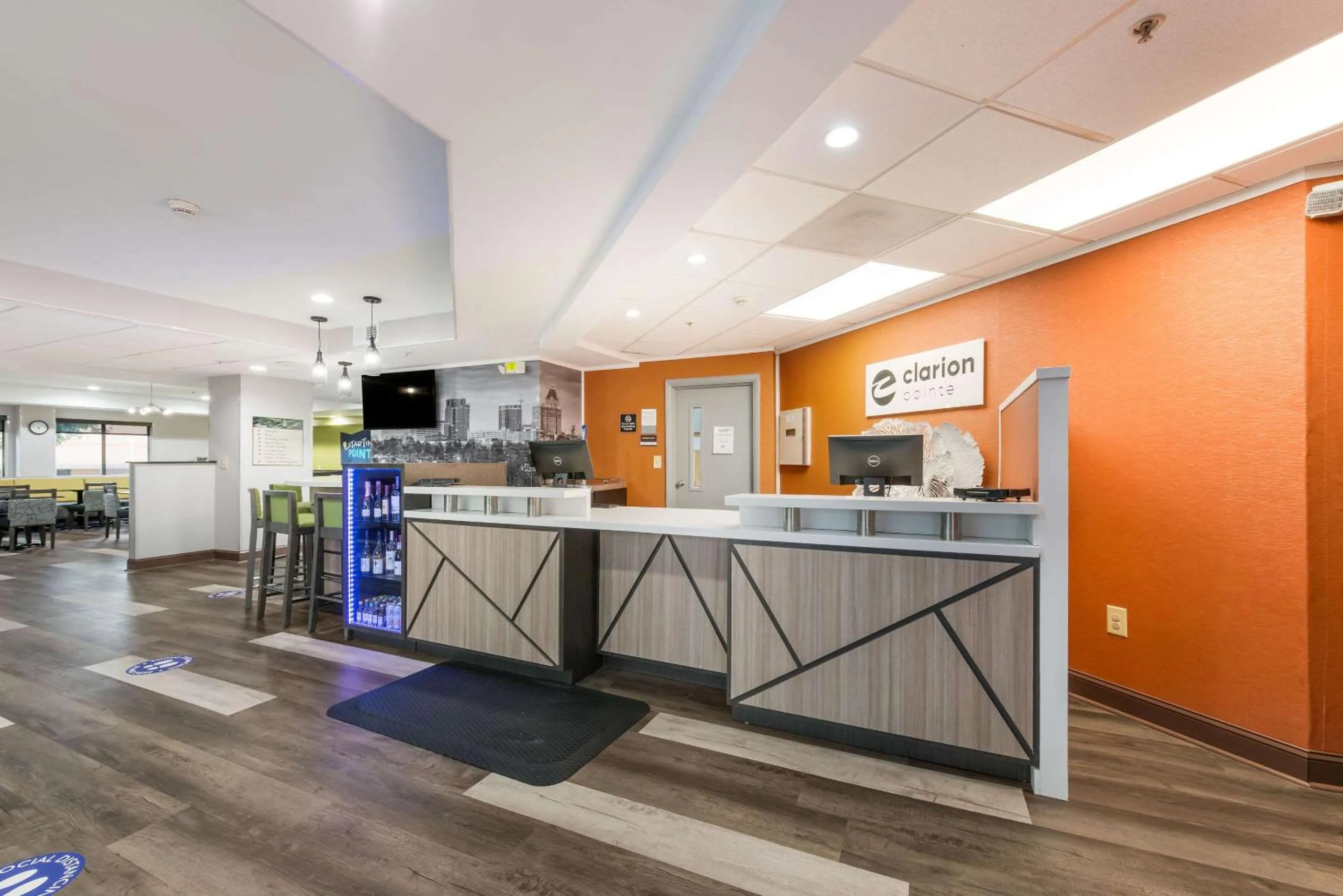 Lobby or reception in Clarion Pointe Greensboro Airport