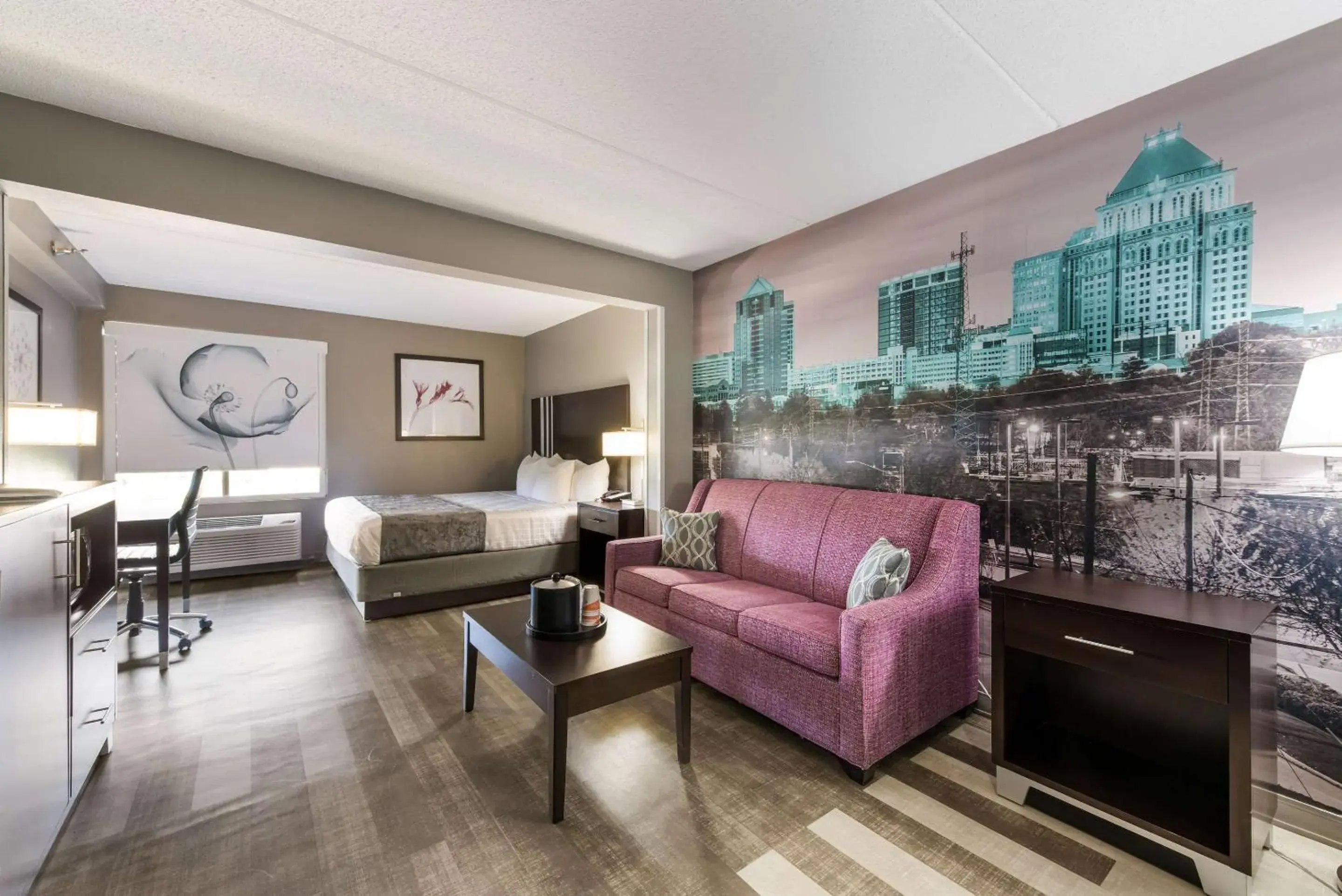 Bedroom in Clarion Pointe Greensboro Airport Bedroom in Clarion Pointe Greensboro Airport