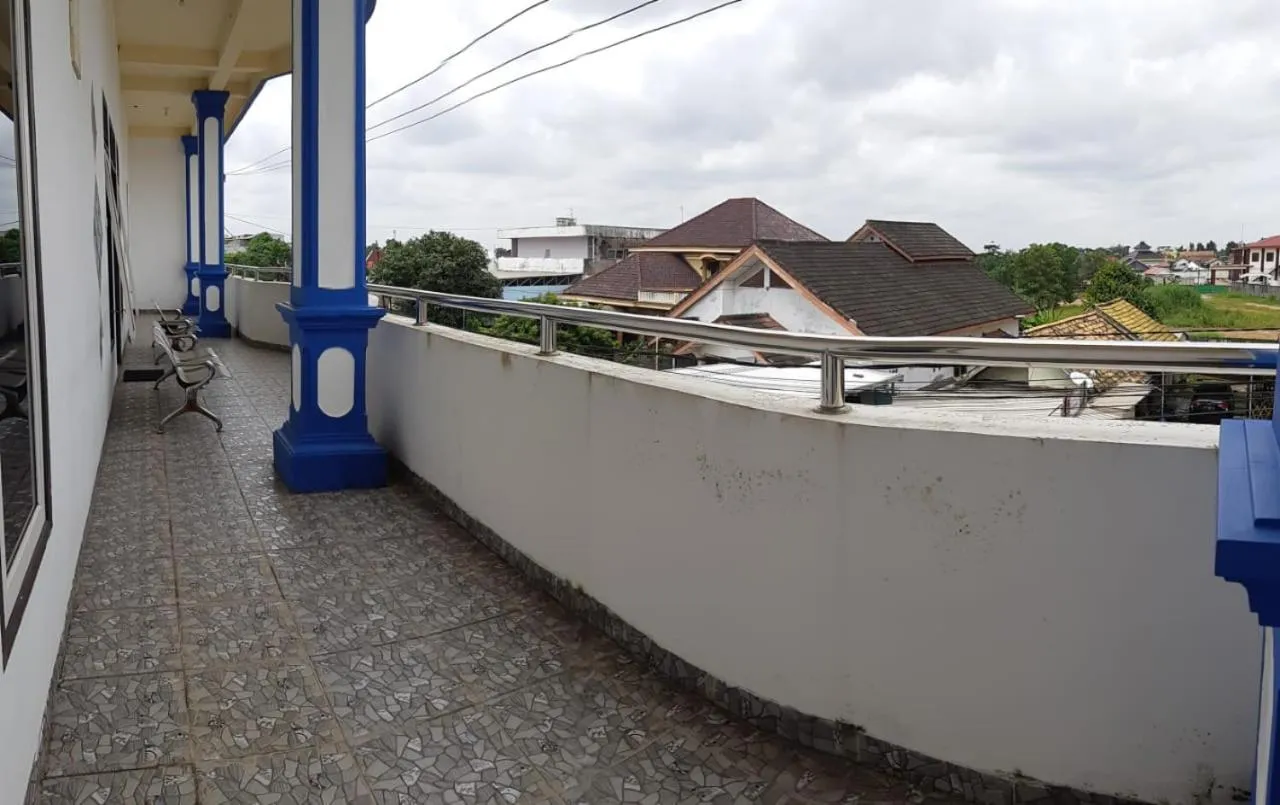 Balcony/Terrace in Losmen Ibu Hj. Tarjo