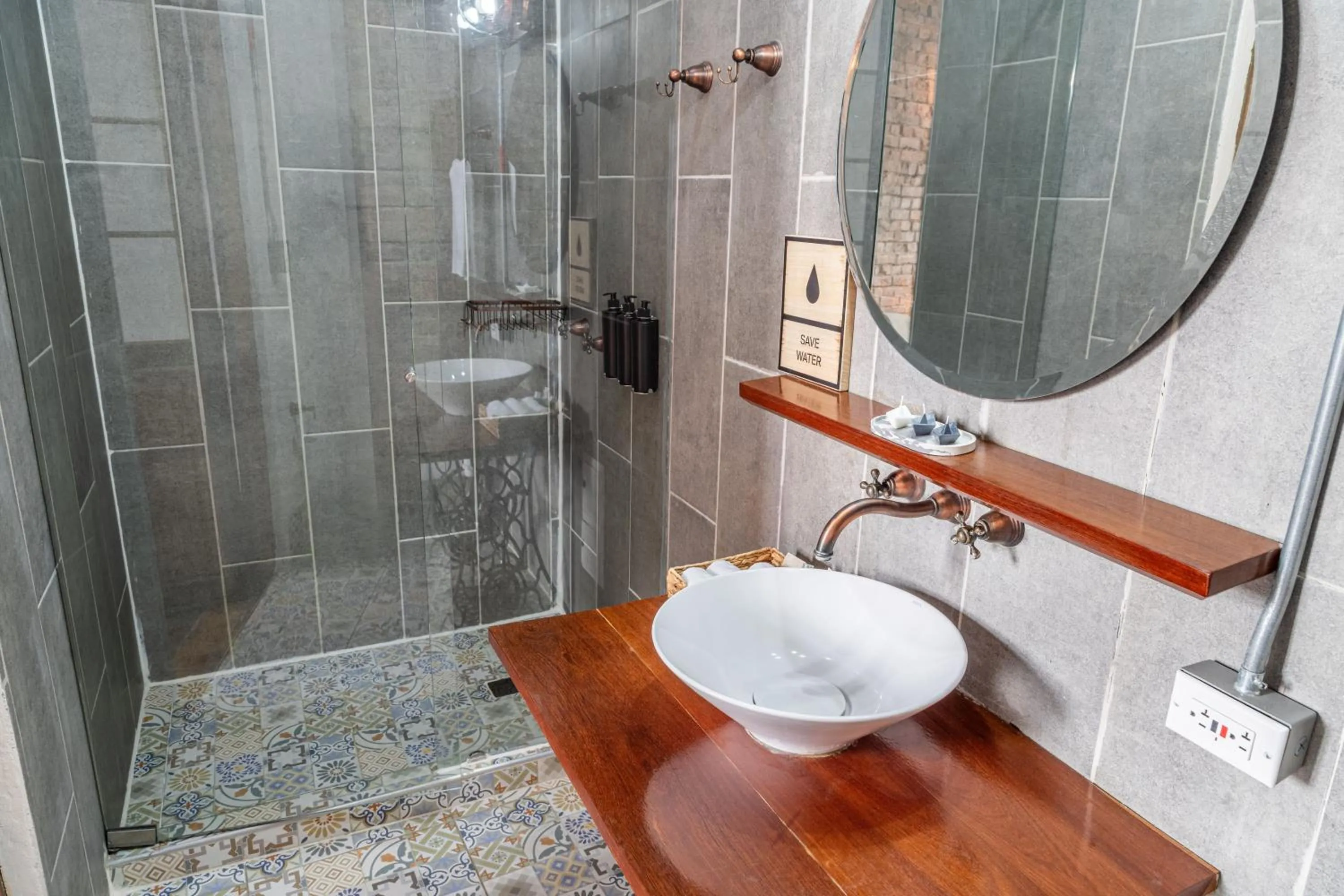 Bathroom in Delgadillo Hotel by Socialtel