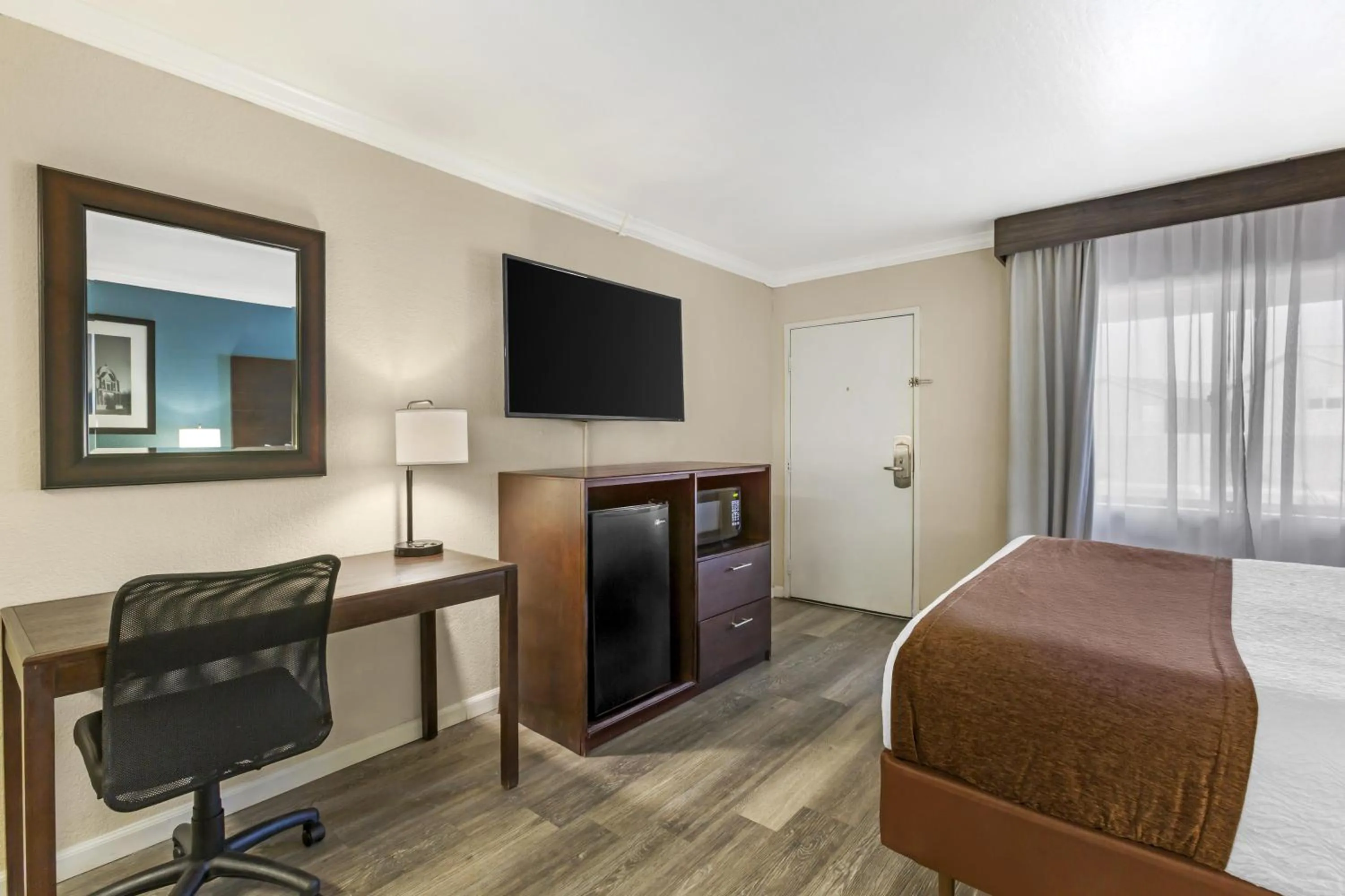 Bedroom, Bed in Best Western InnSuites Tucson Foothills Hotel & Suites