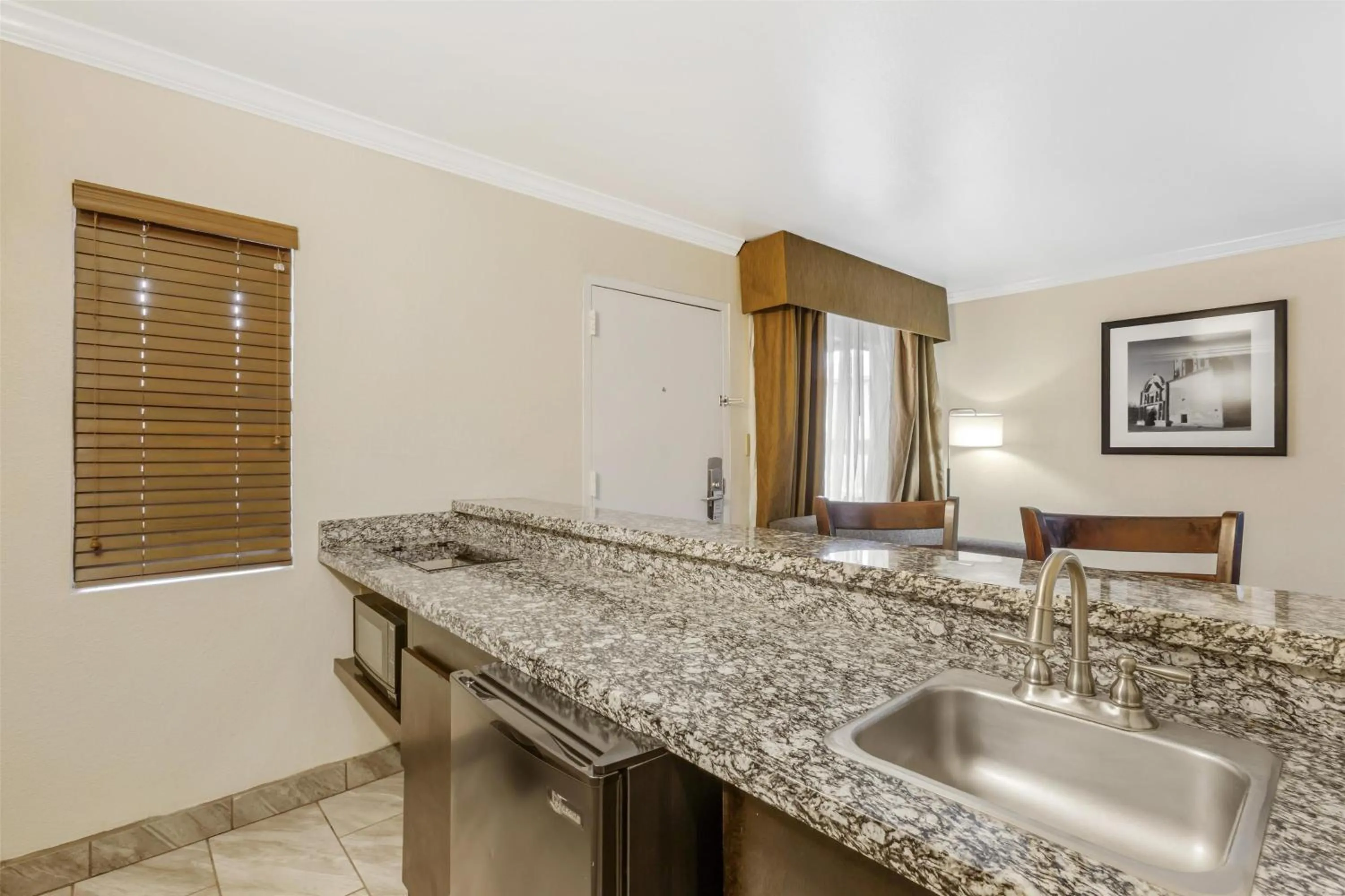 Photo of the whole room in Best Western InnSuites Tucson Foothills Hotel & Suites