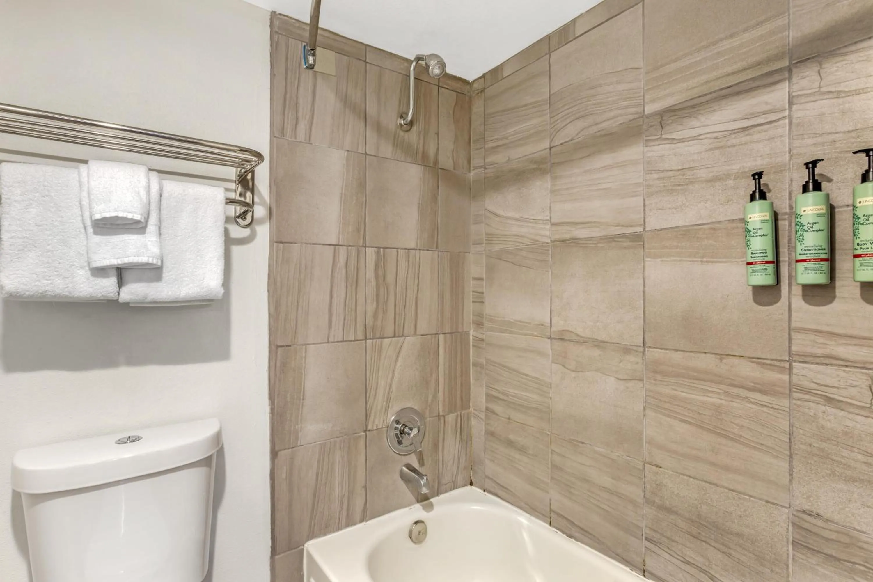 Bathroom in Best Western InnSuites Tucson Foothills Hotel & Suites