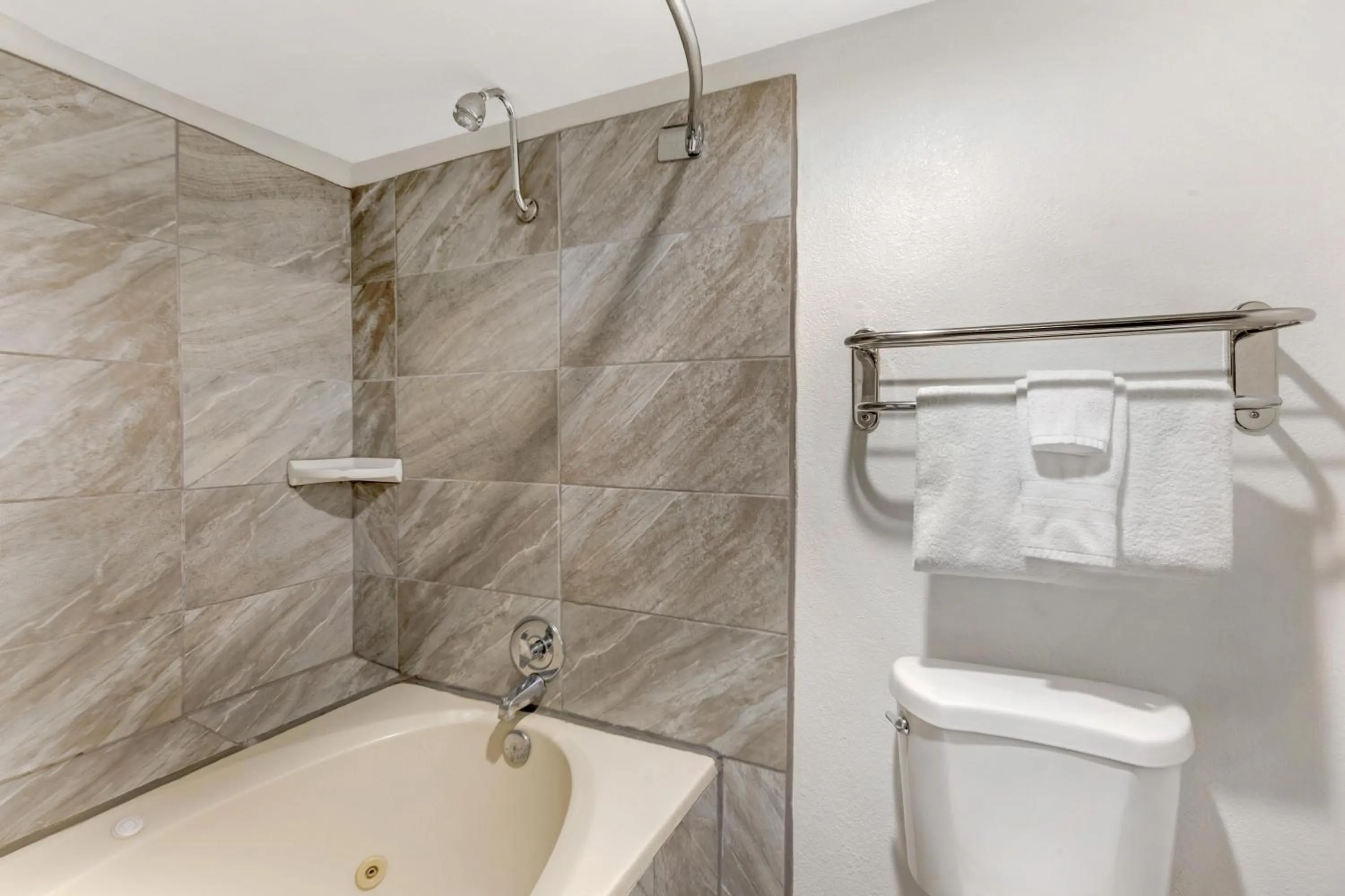 Bathroom in Best Western InnSuites Tucson Foothills Hotel & Suites