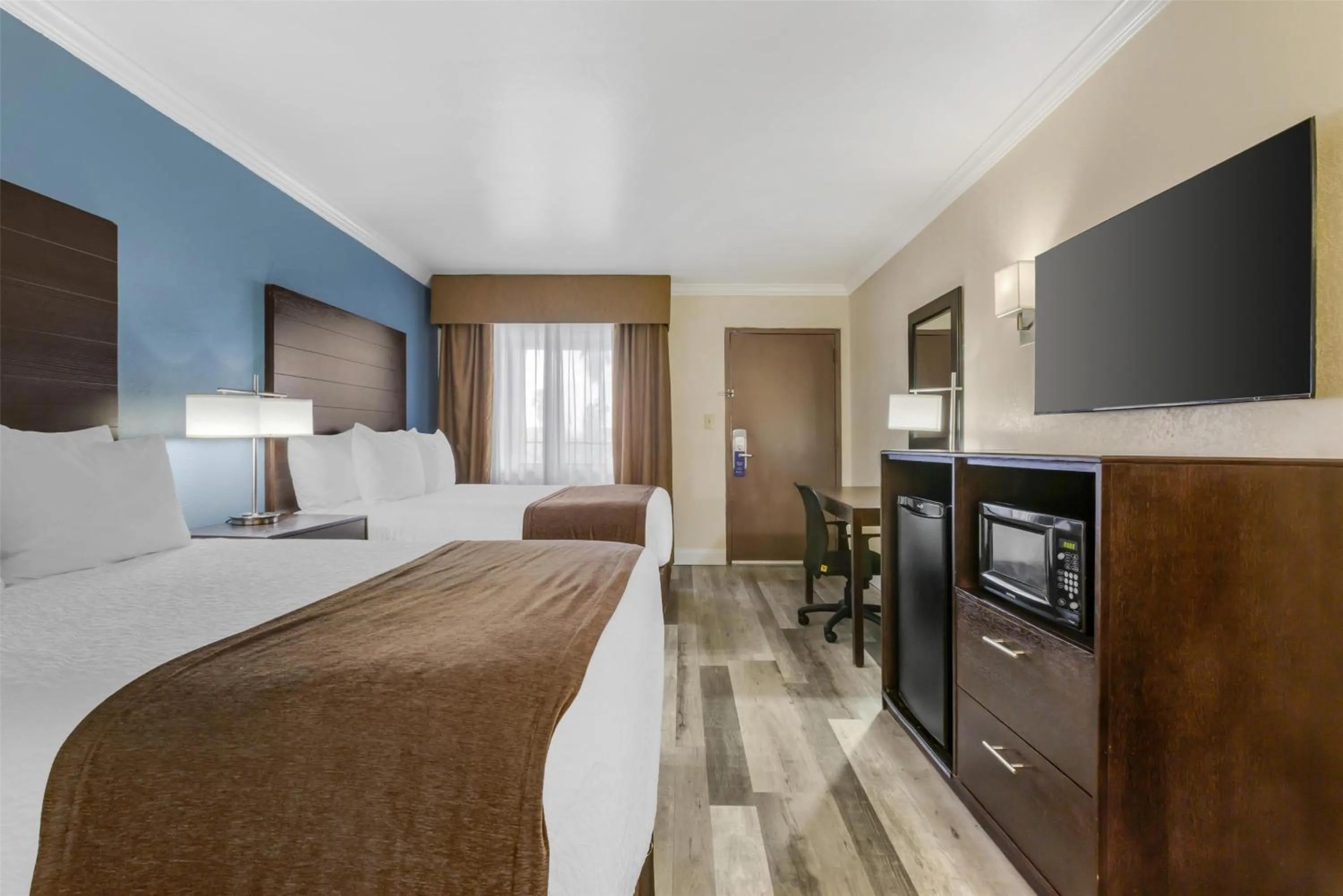 Bedroom, Bed in Best Western InnSuites Tucson Foothills Hotel & Suites