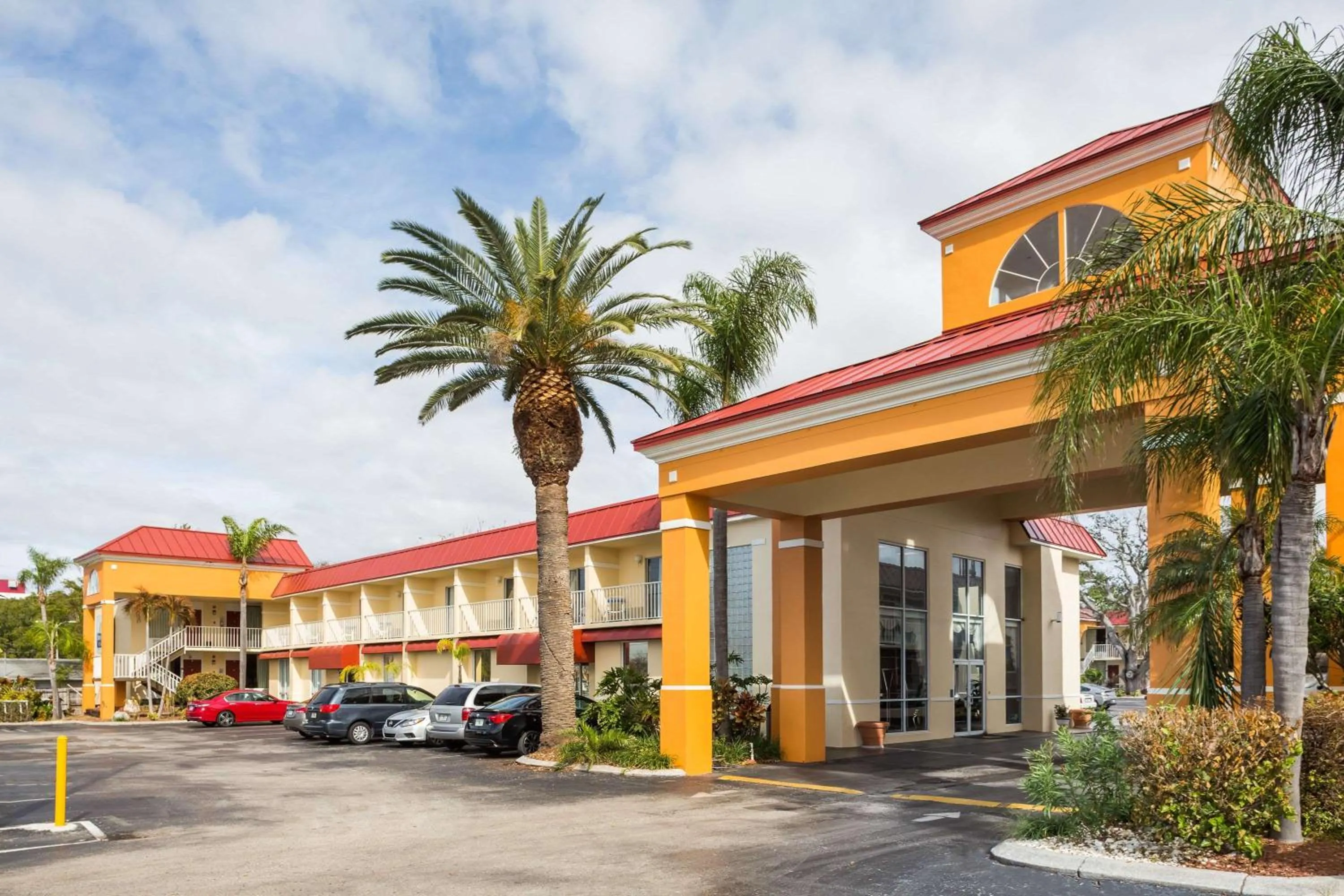 Property building in Days Inn & Suites by Wyndham Port Richey