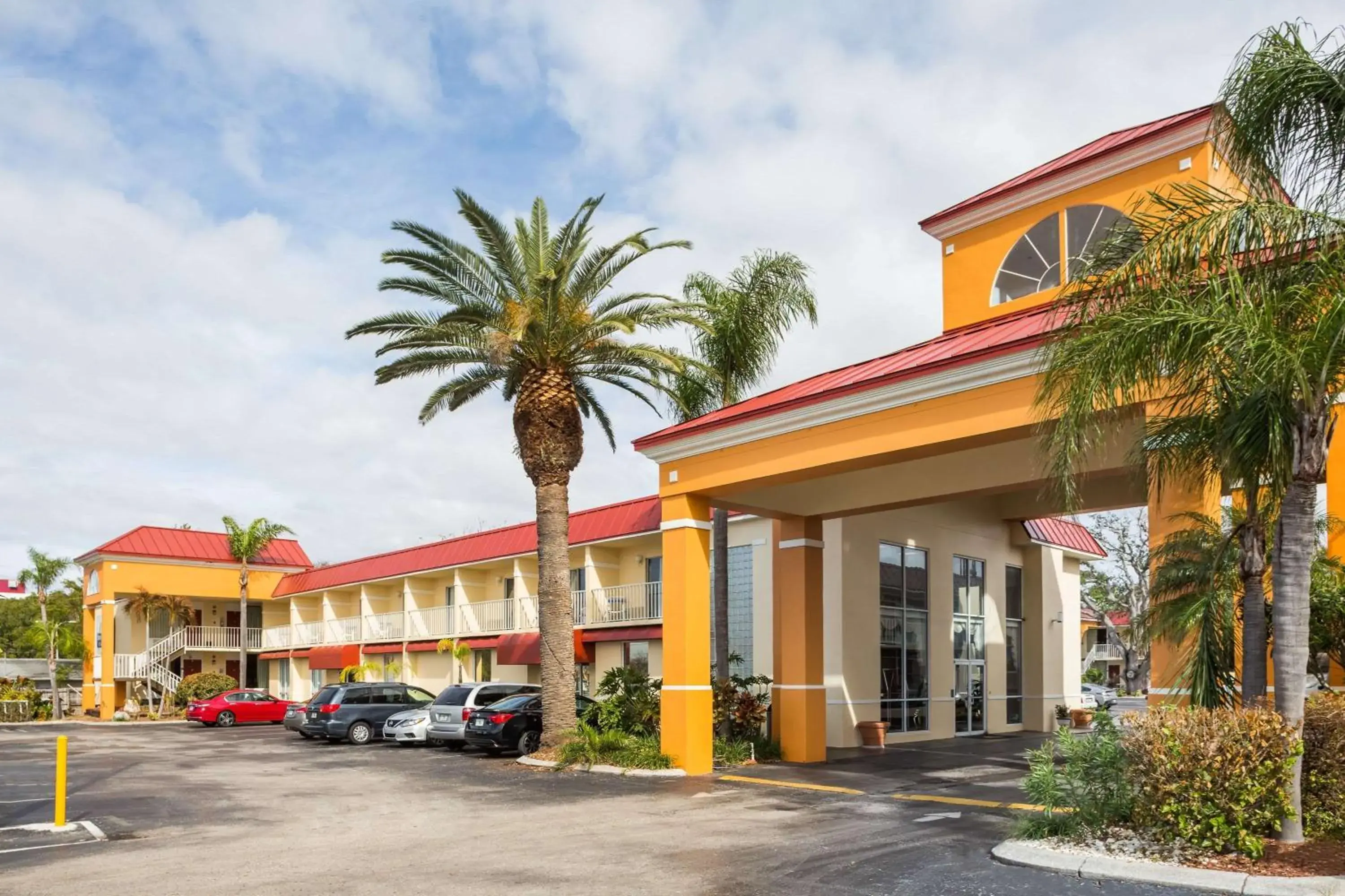 Property building in Days Inn & Suites by Wyndham Port Richey Property building in Days Inn & Suites by Wyndham Port Richey