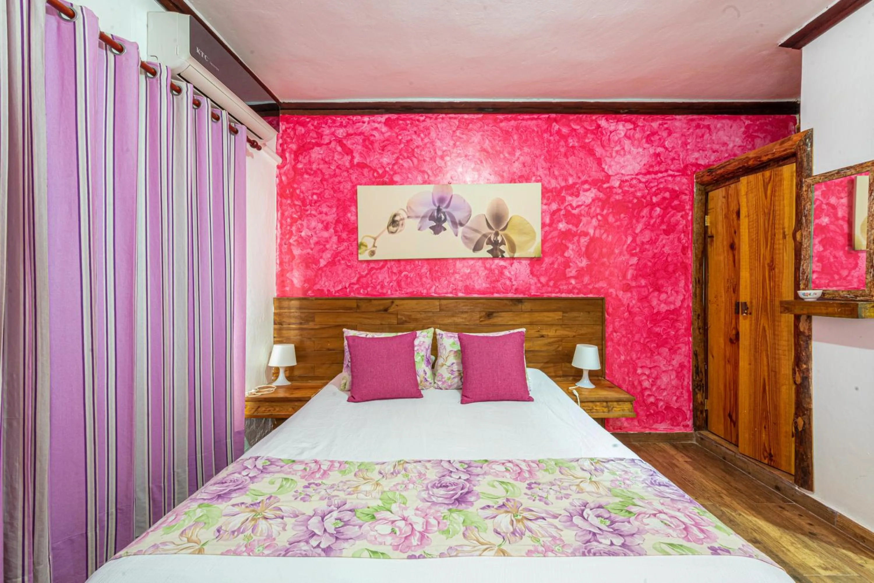 Bed in Vista de Águilas Ecolodge