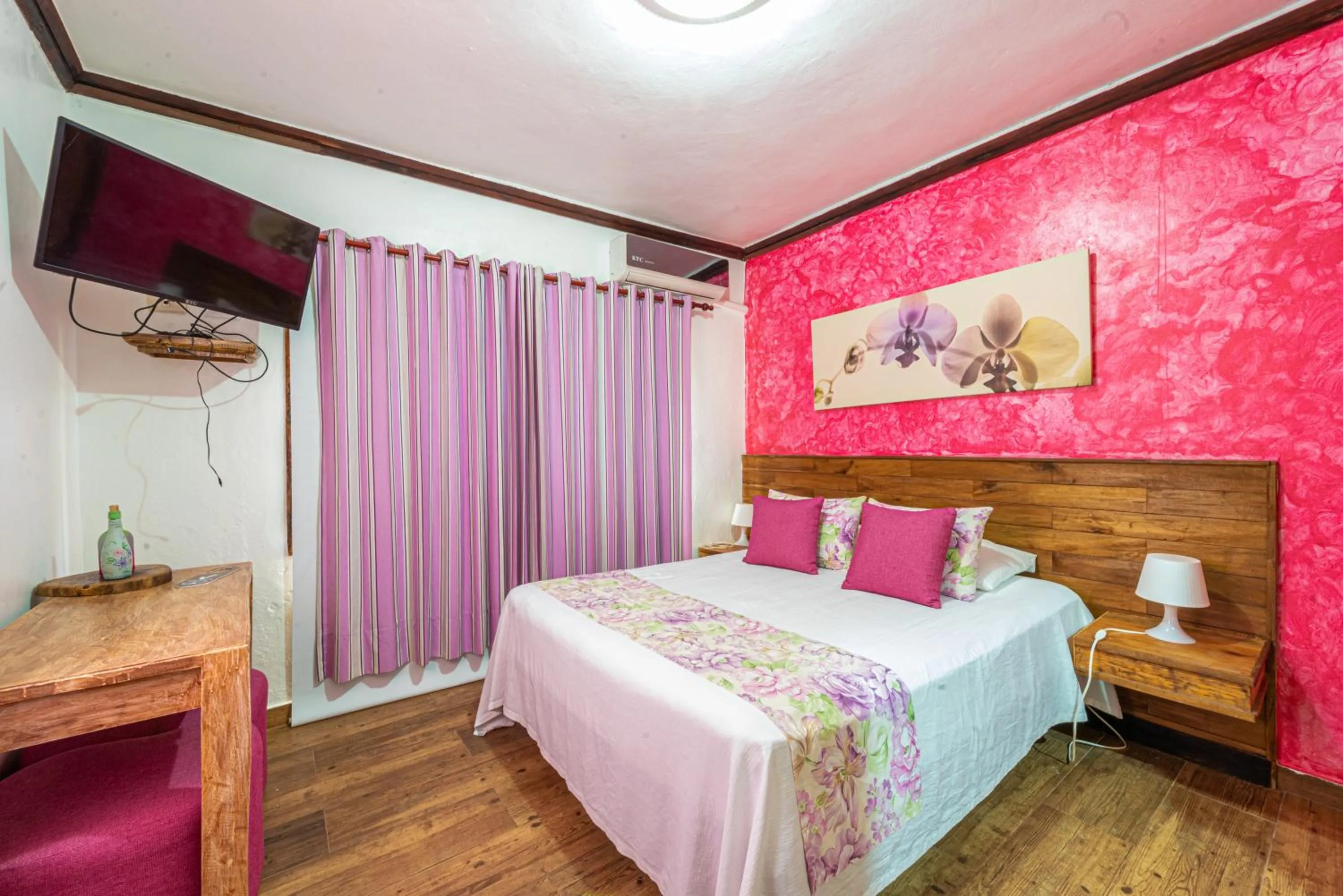 Bed in Vista de Águilas Ecolodge