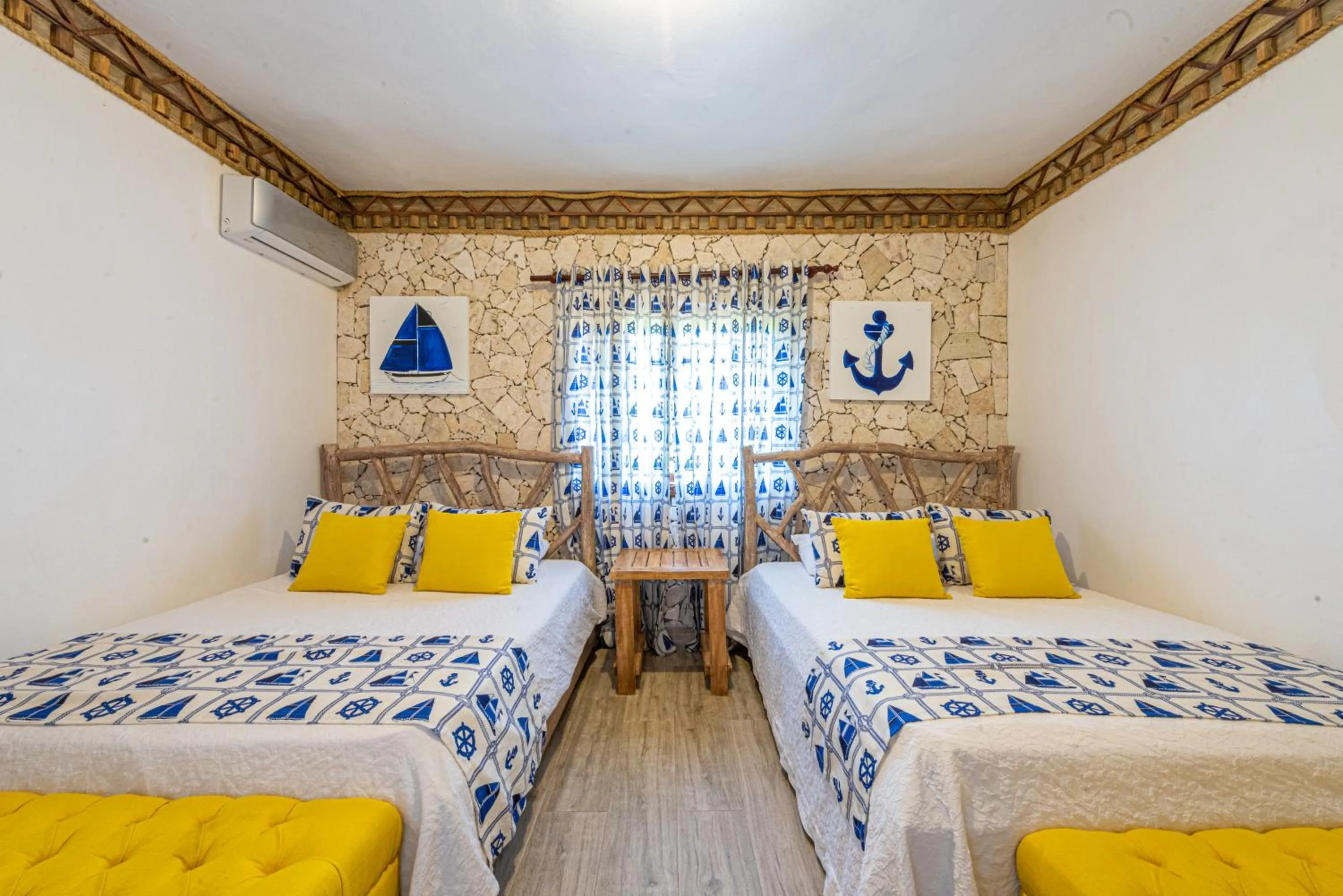 Bed in Vista de Águilas Ecolodge