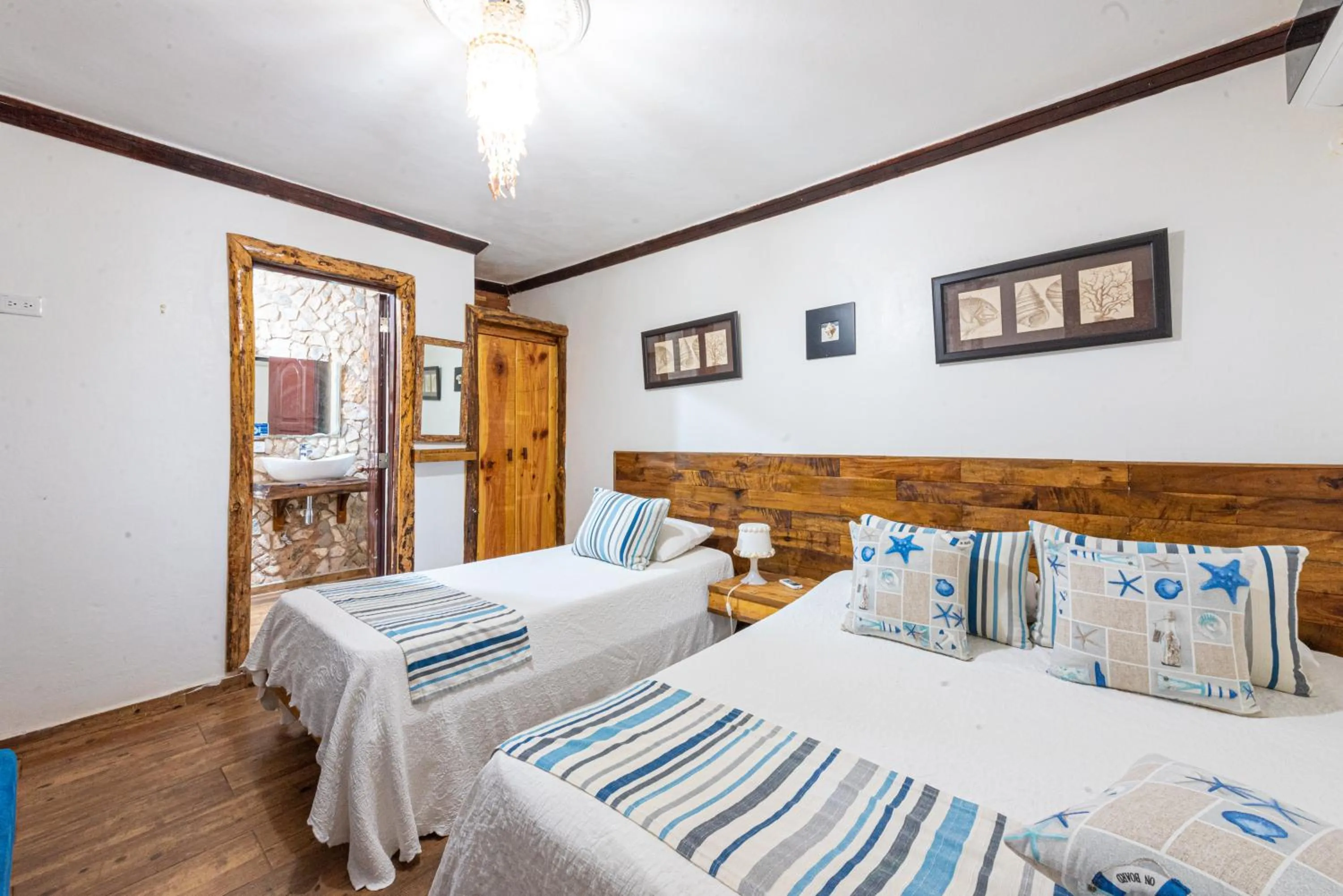 Bed in Vista de Águilas Ecolodge