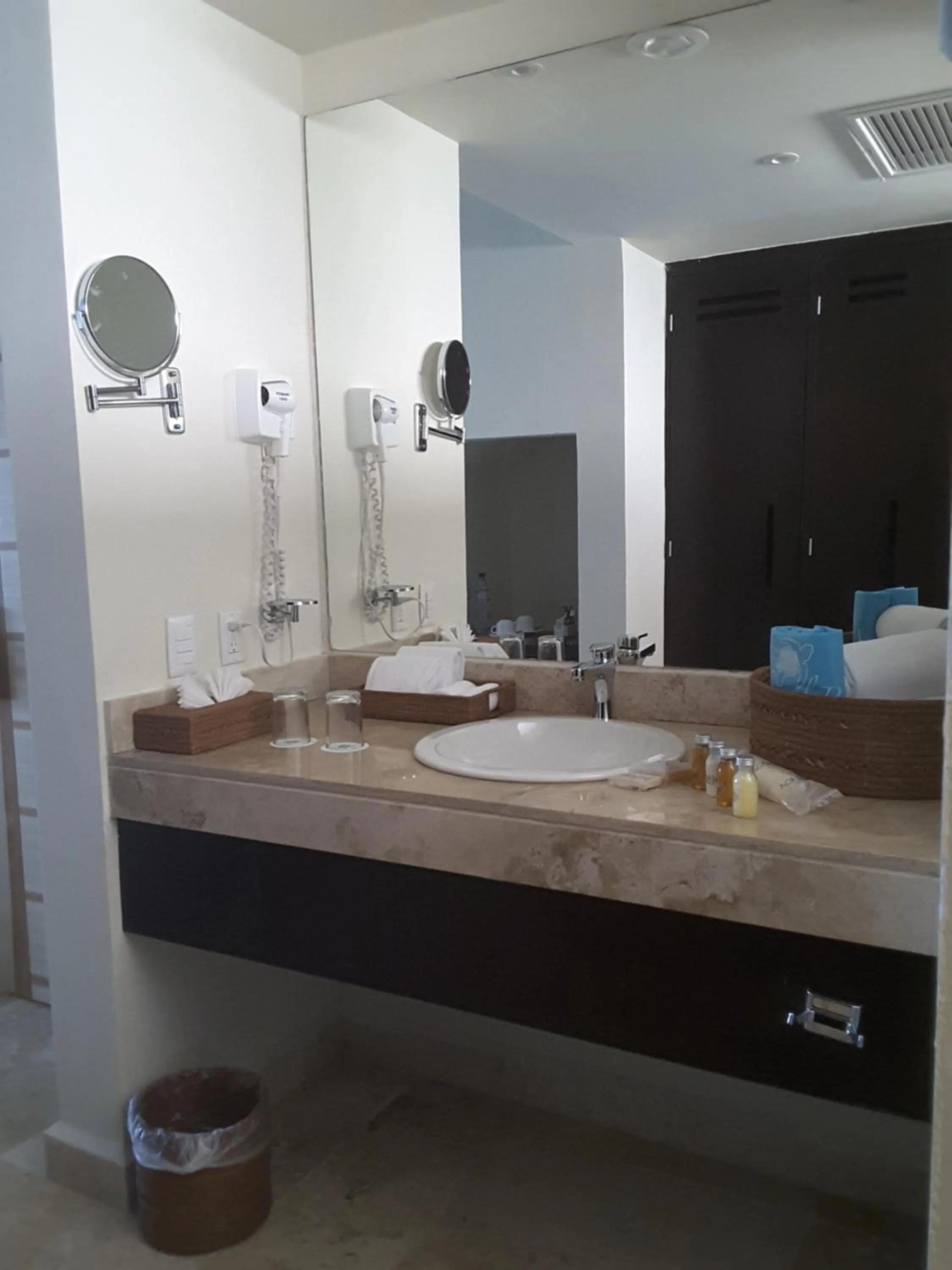Bathroom in Akumal Bay Beach & Spa Resort
