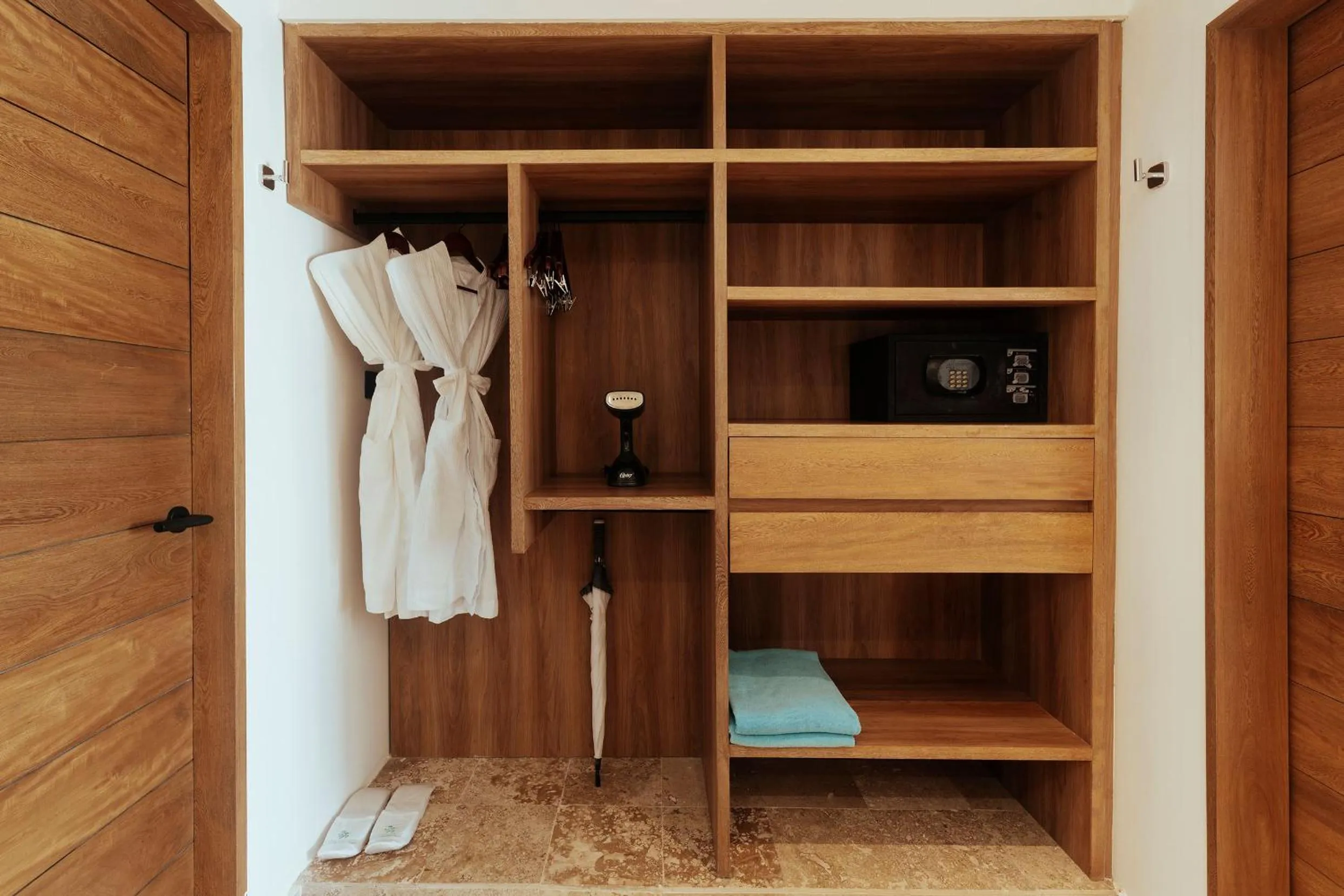 wardrobe in Akumal Bay Beach & Spa Resort