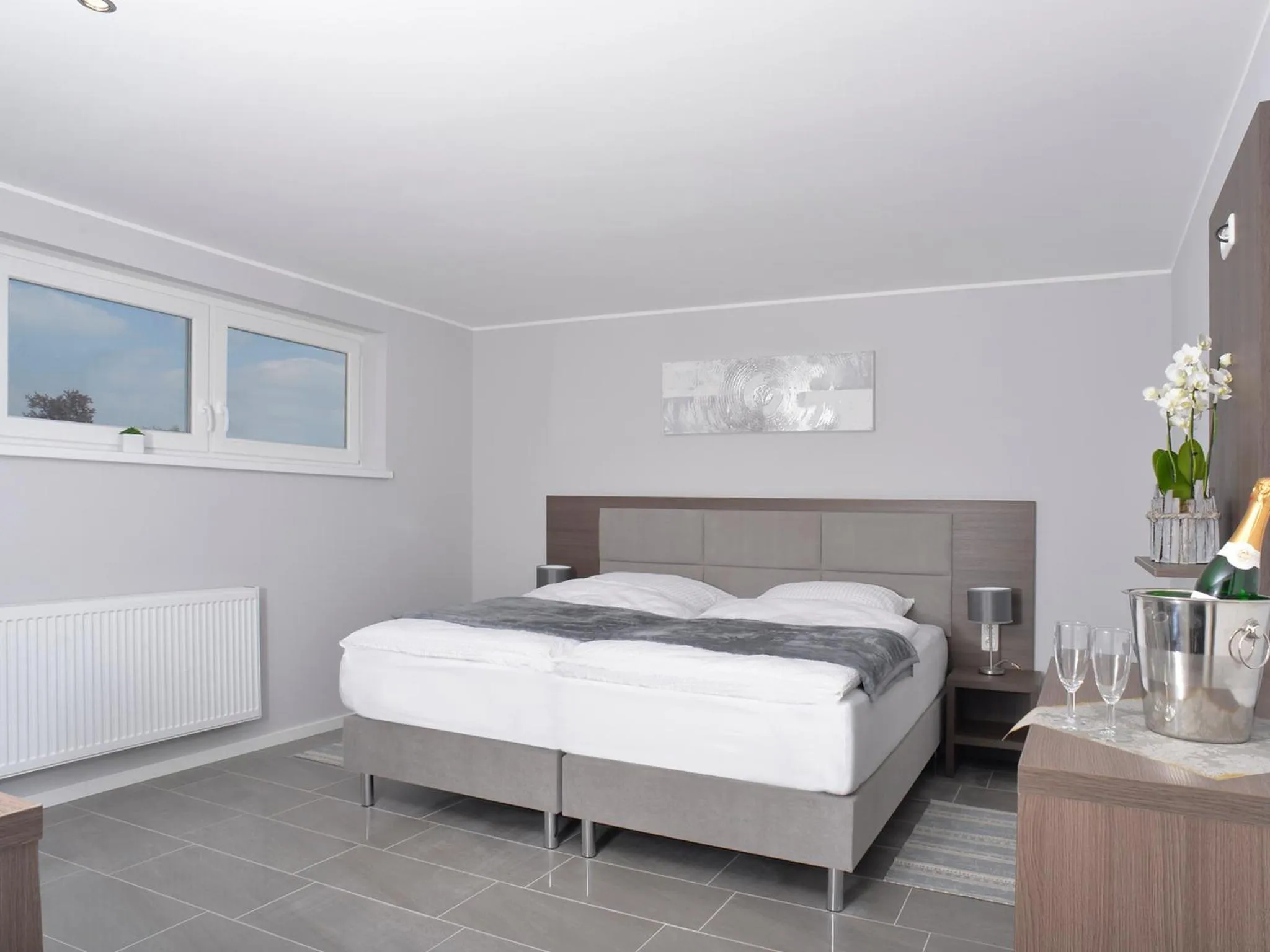 Photo of the whole room, Bed in Hotel zur Eiche