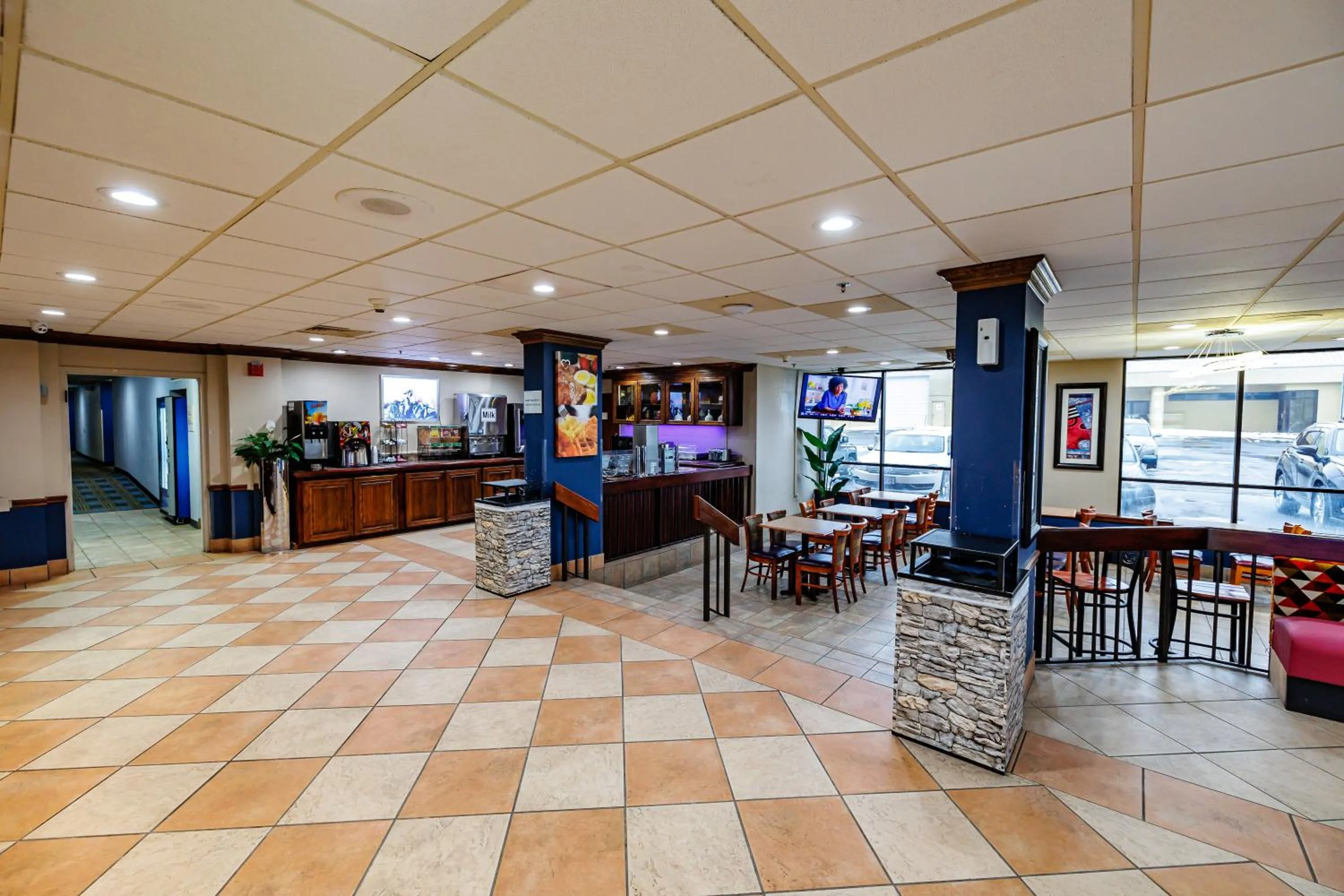 Lobby or reception in New Victorian Inn & Suites Omaha
