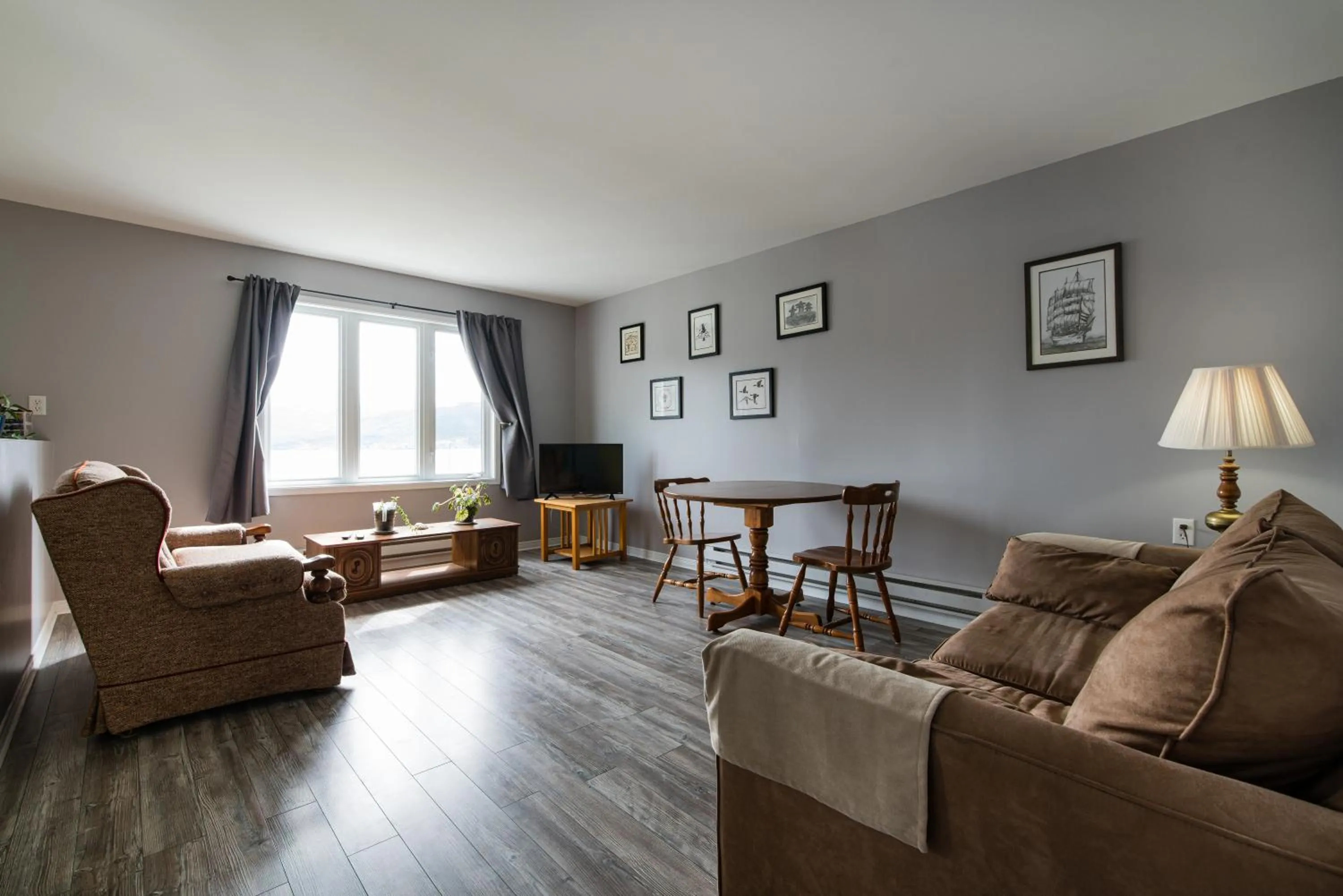 Living room in Out East B&B - Norris Point