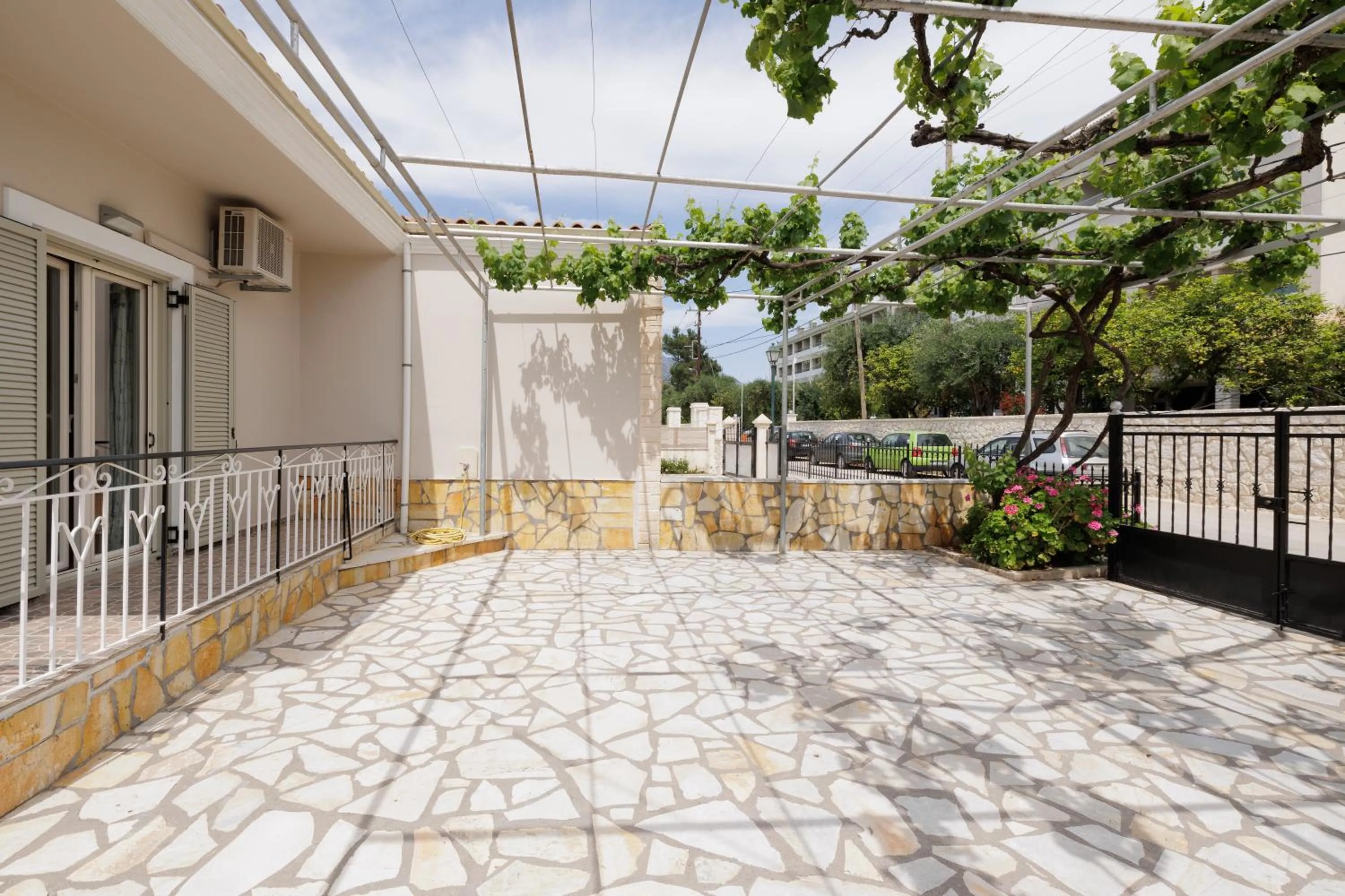 Property building in Santos Luxury Apartments