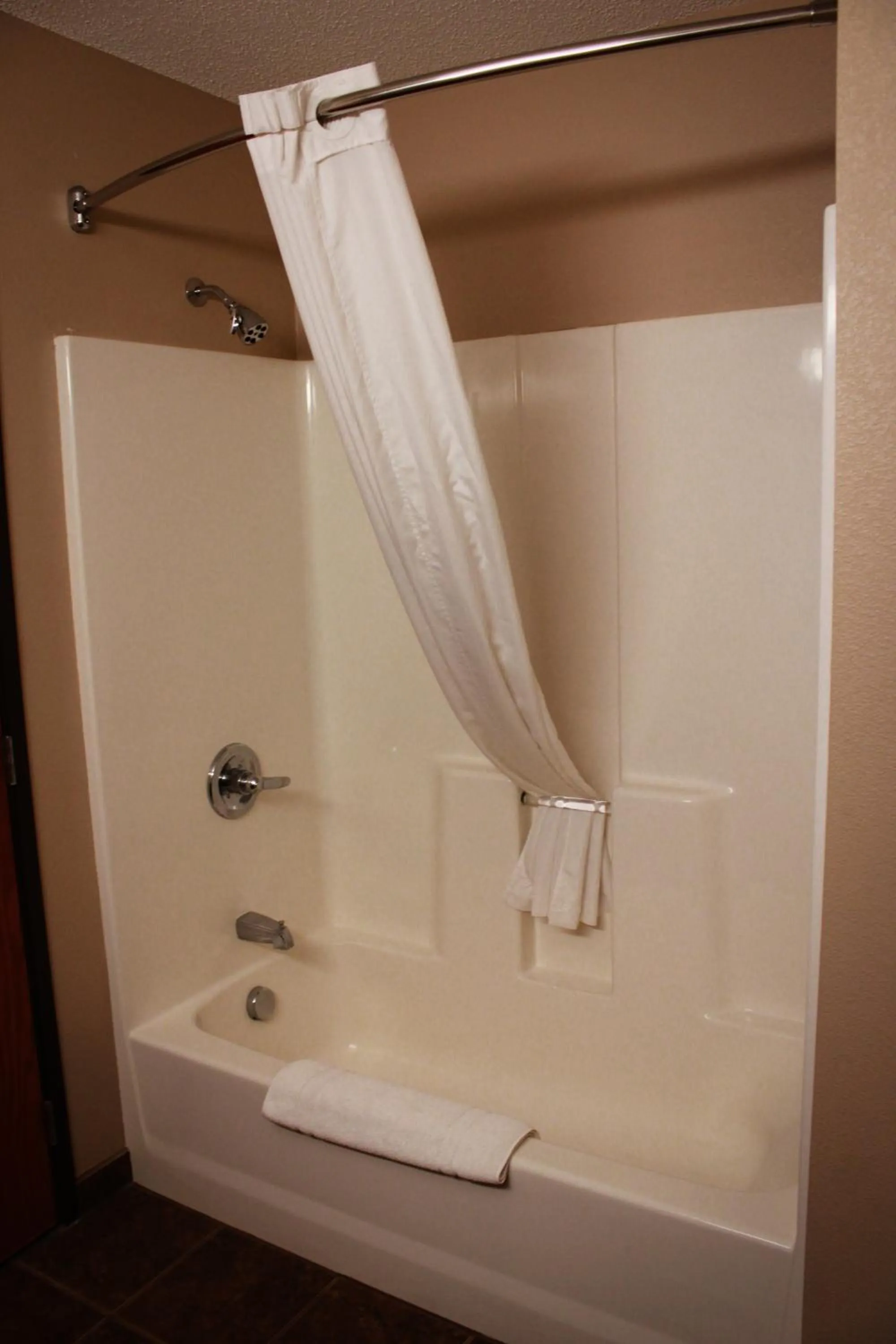 Bathroom in Canby Inn and Suites