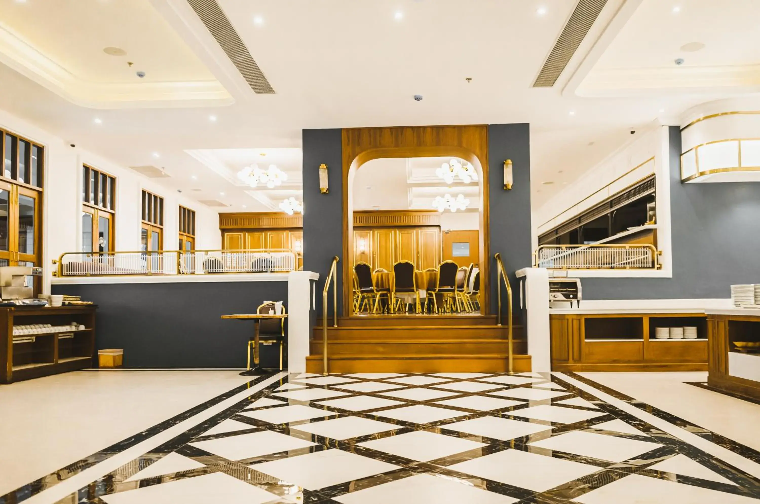 Restaurant/places to eat in Chiang Mai Orchid Hotel Restaurant/places to eat in Chiang Mai Orchid Hotel