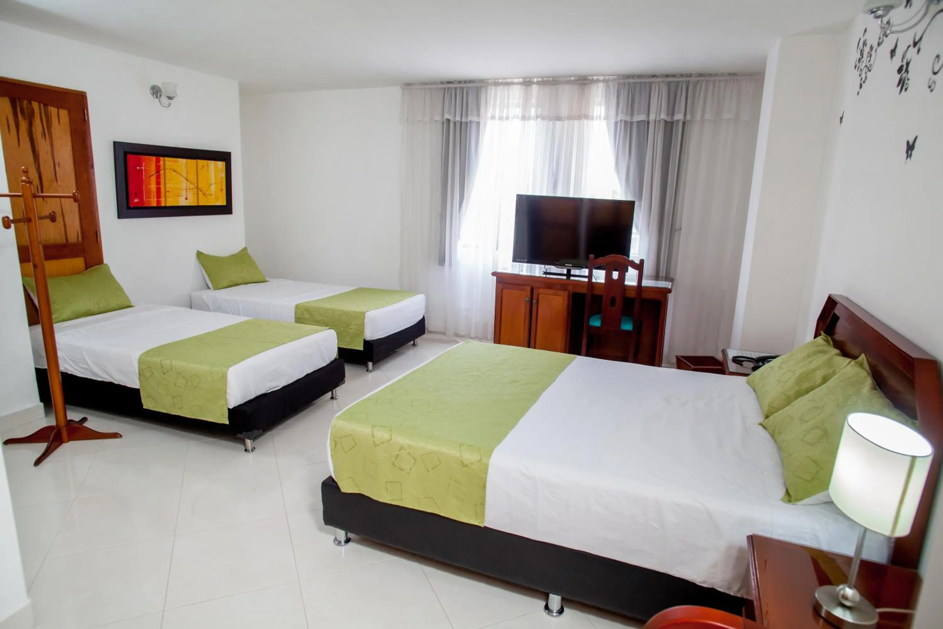 Photo of the whole room, Bed in Hotel Florida Inn