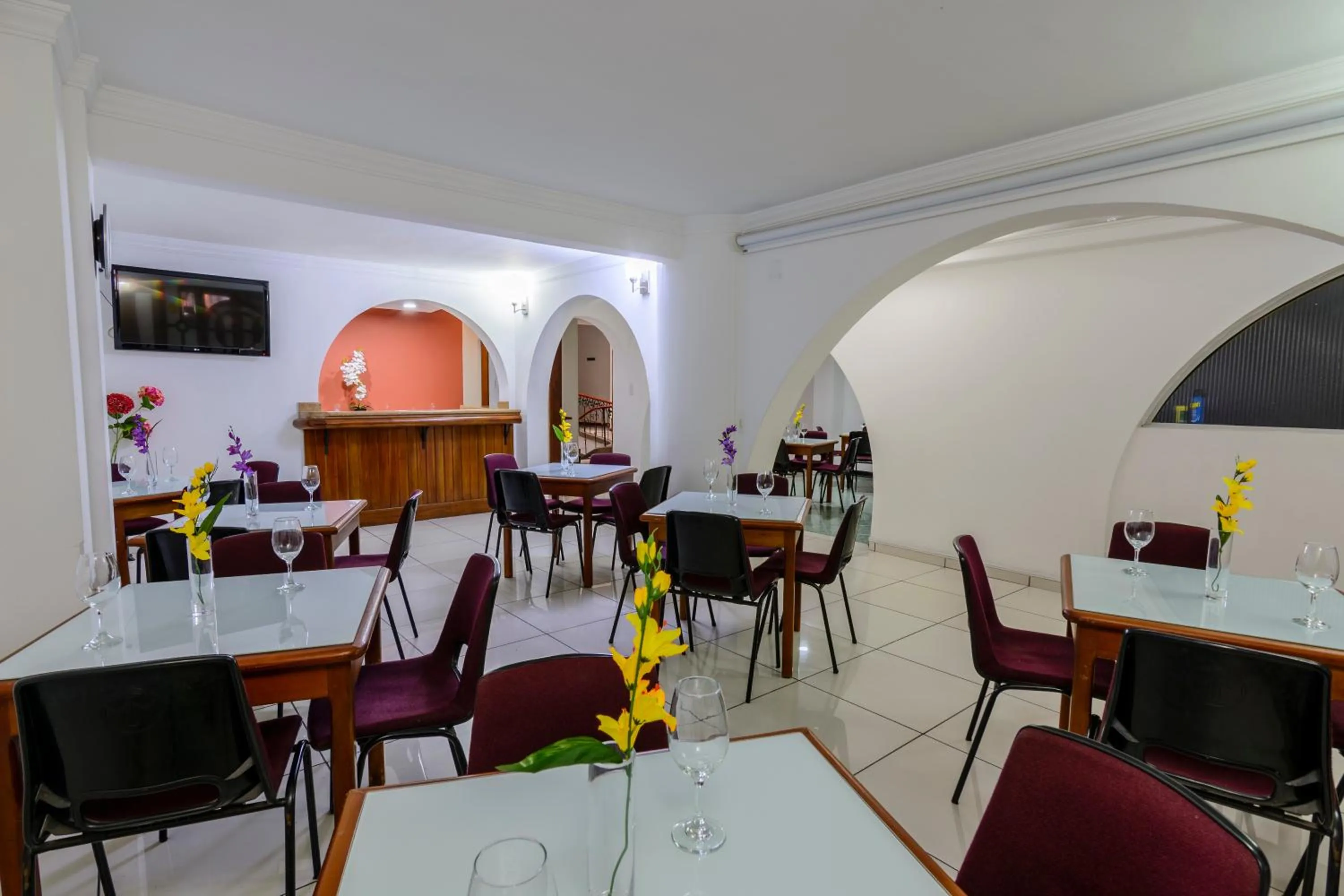 Restaurant/places to eat in Hotel Florida Inn