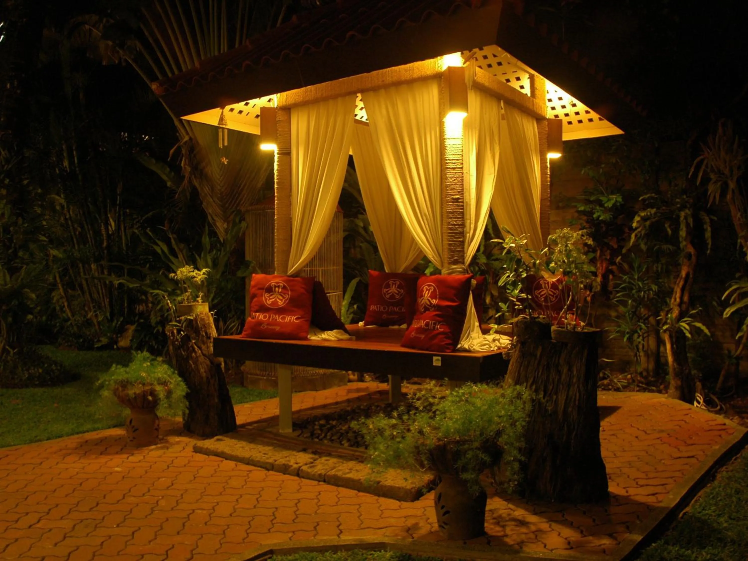 Lounge or bar in Patio Pacific Resort