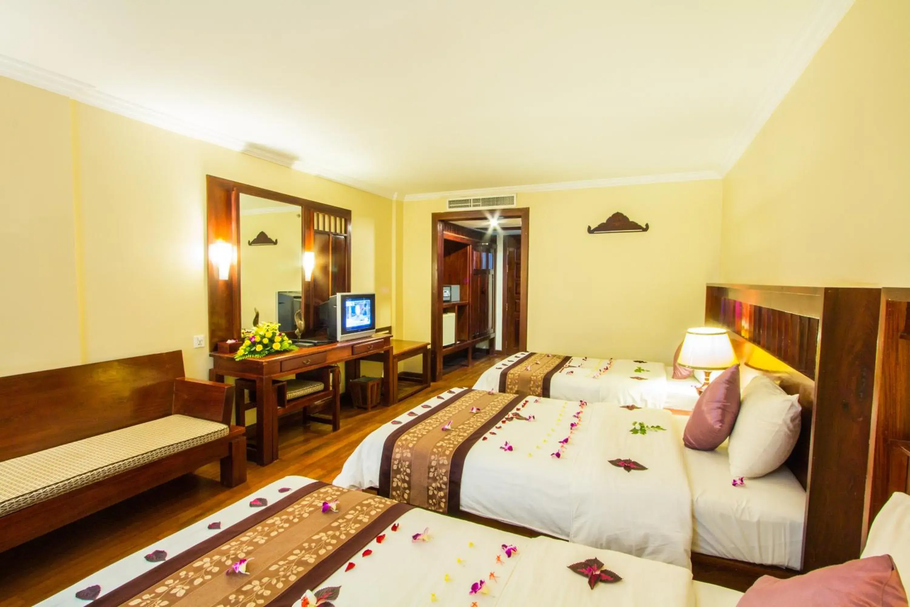 Photo of the whole room, Bed in Royal Empire Hotel Photo of the whole room, Bed in Royal Empire Hotel