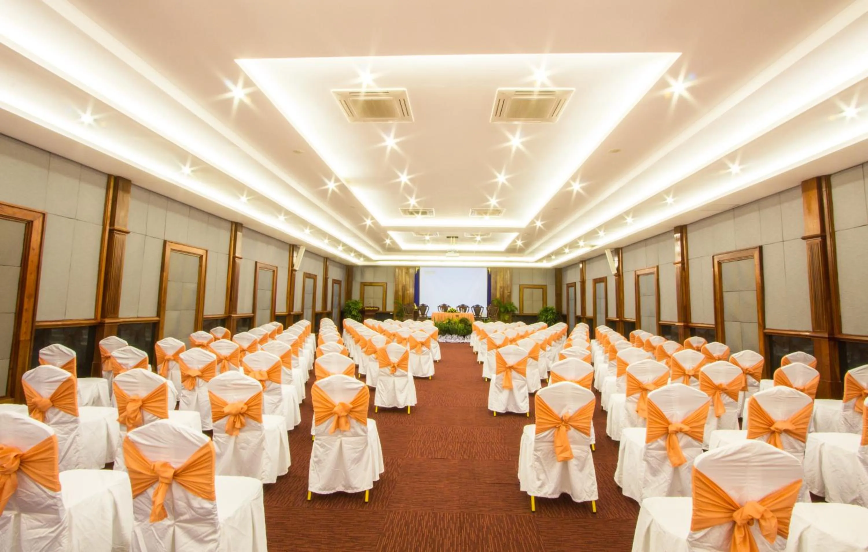 Business facilities in Royal Empire Hotel