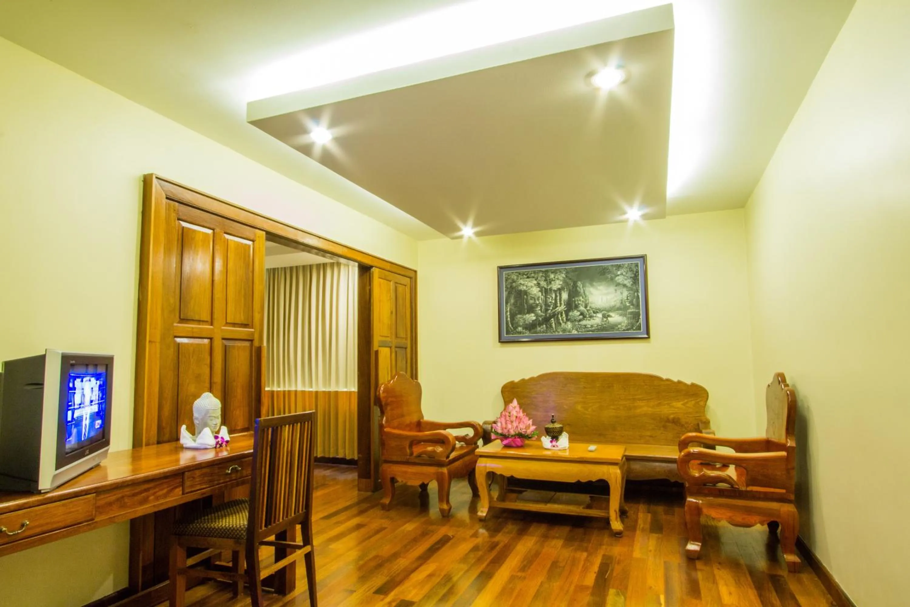 Photo of the whole room in Royal Empire Hotel