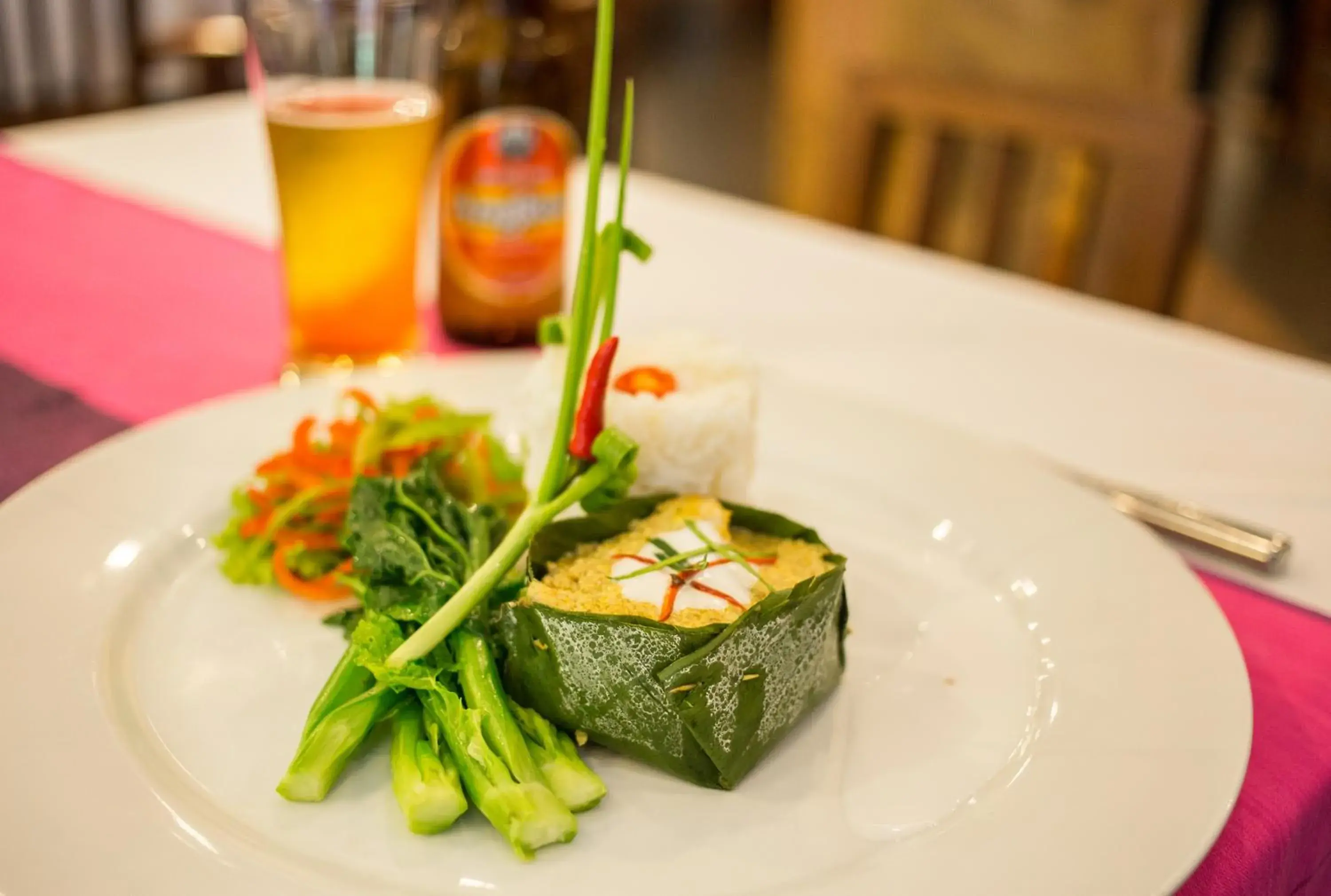 Restaurant/places to eat in Royal Empire Hotel Restaurant/places to eat in Royal Empire Hotel