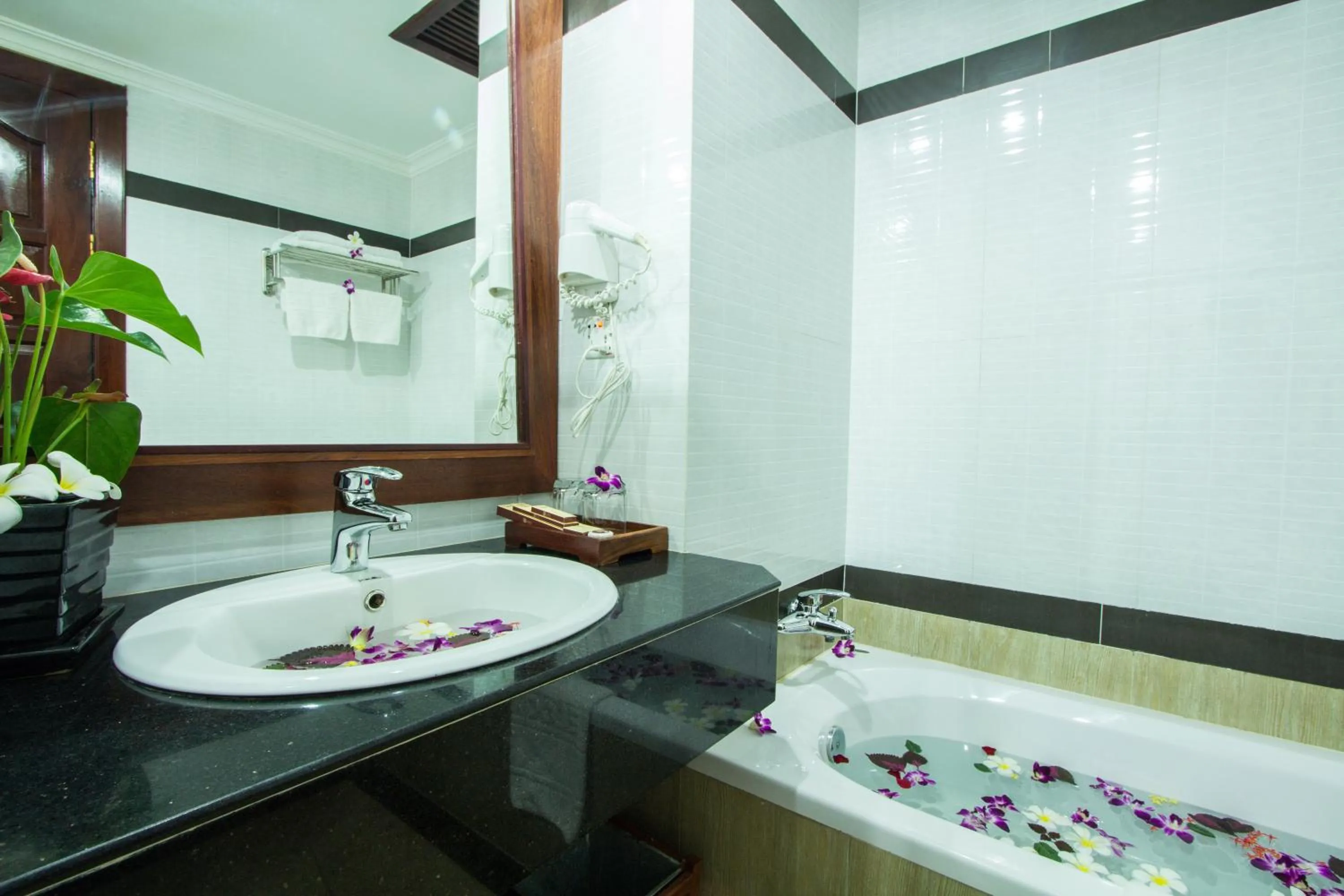 Shower in Royal Empire Hotel