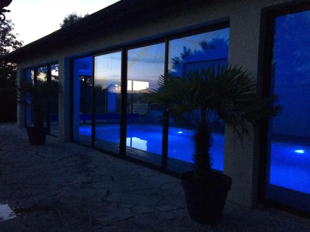 Pool view in La Bourguignotte Pool view in La Bourguignotte