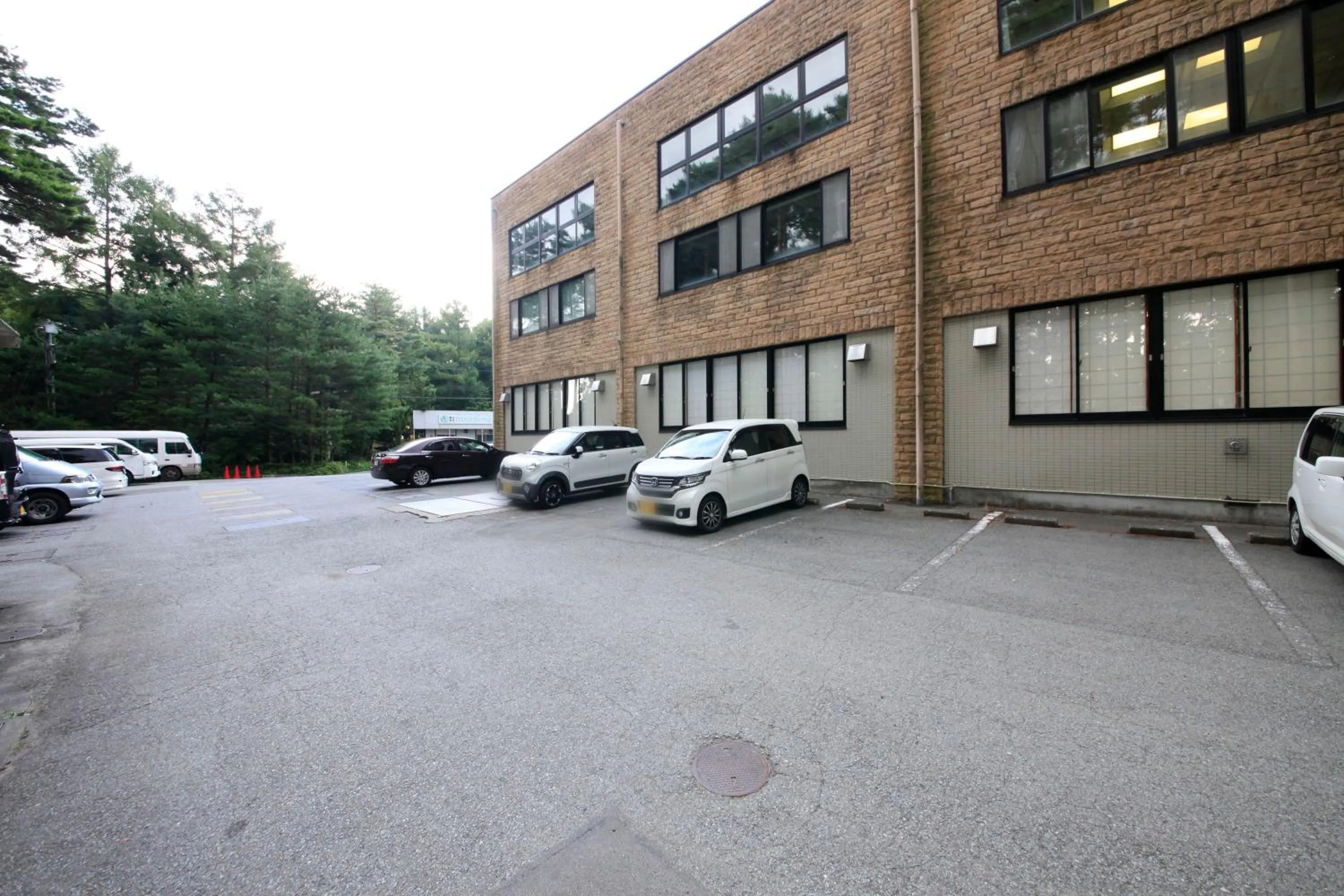 Parking in Evergreen-Fuji