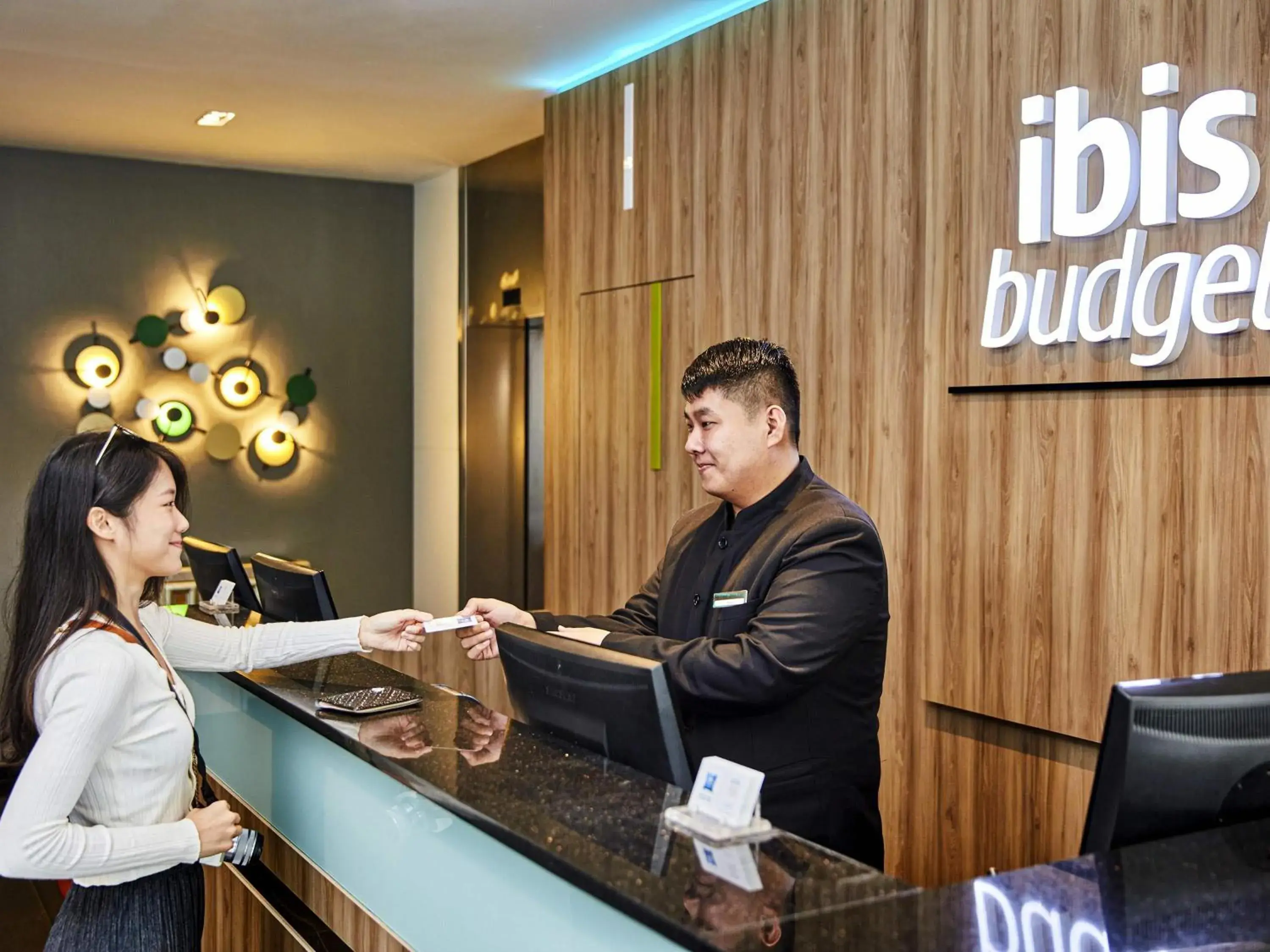 Property building in ibis budget Singapore Bugis Property building in ibis budget Singapore Bugis