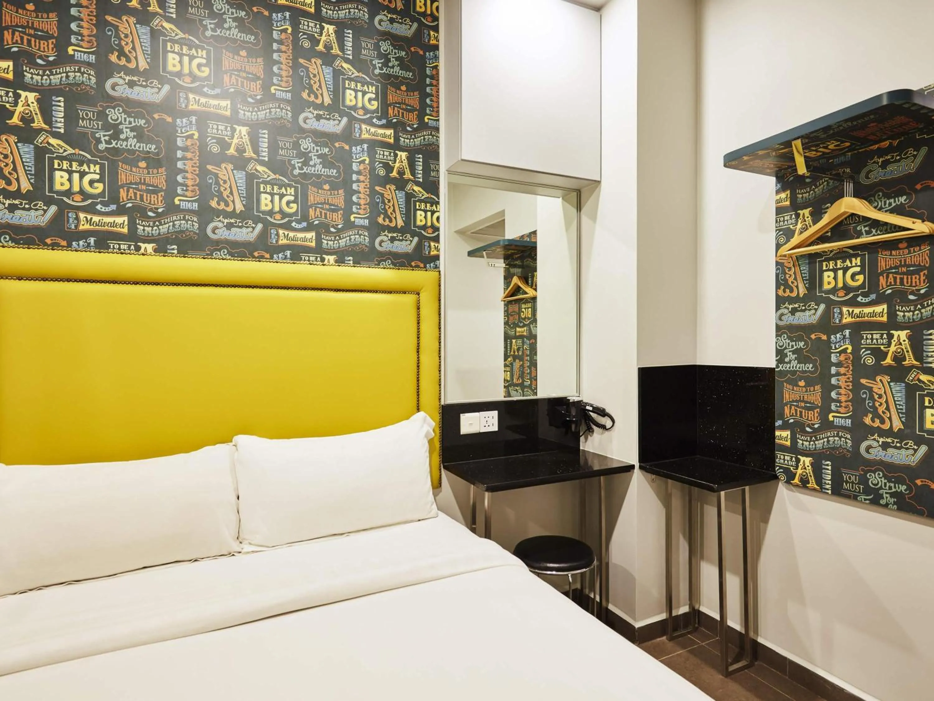 Bedroom, Bed in ibis budget Singapore Bugis