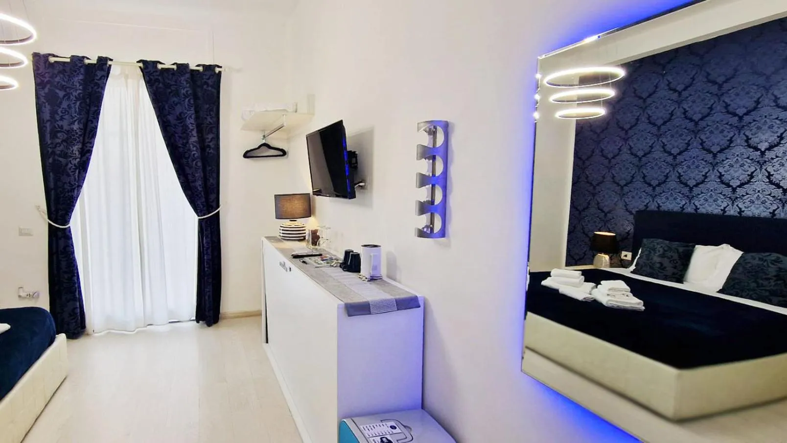 Bedroom in Maschio Angioino Suite