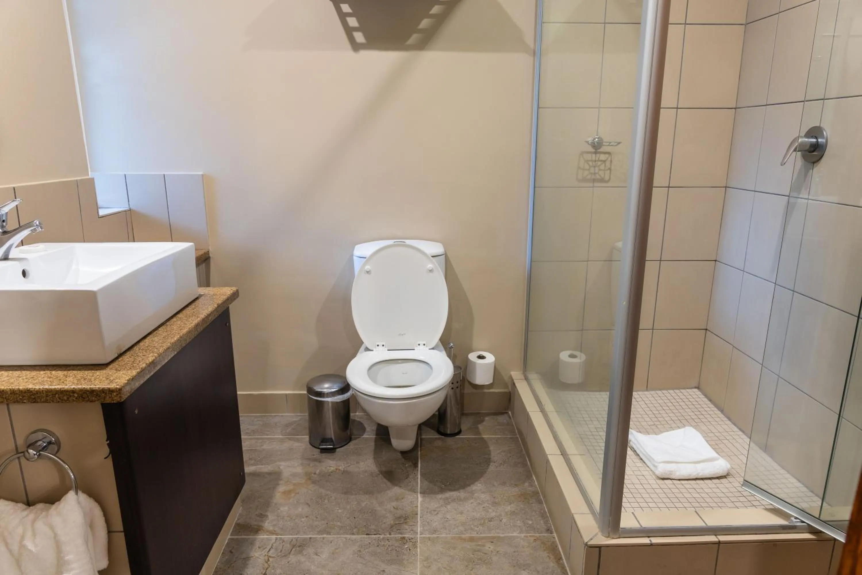 Bathroom in Premier Hotel The Winkler