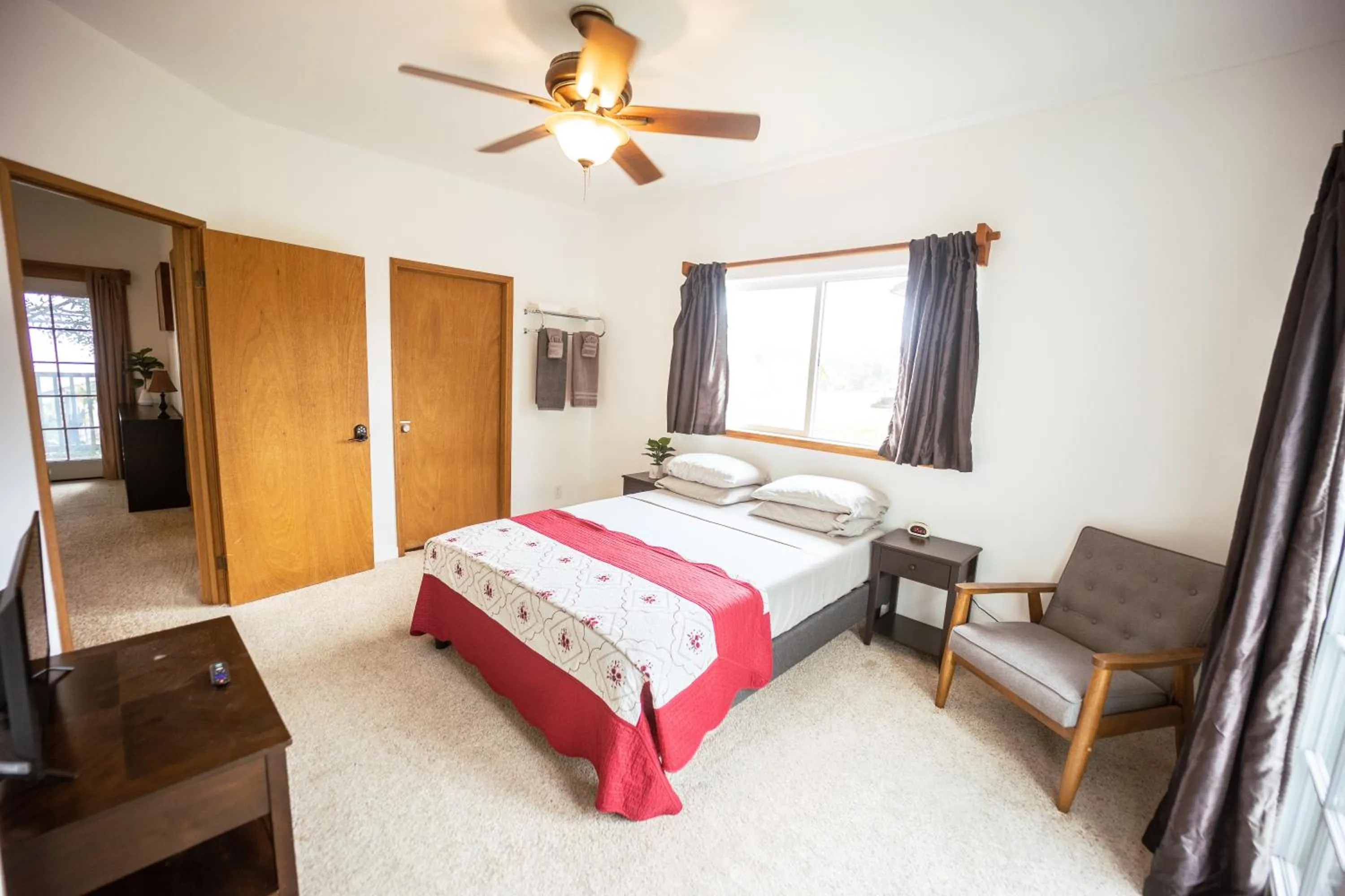 Bed in Hilo Vacation Rental