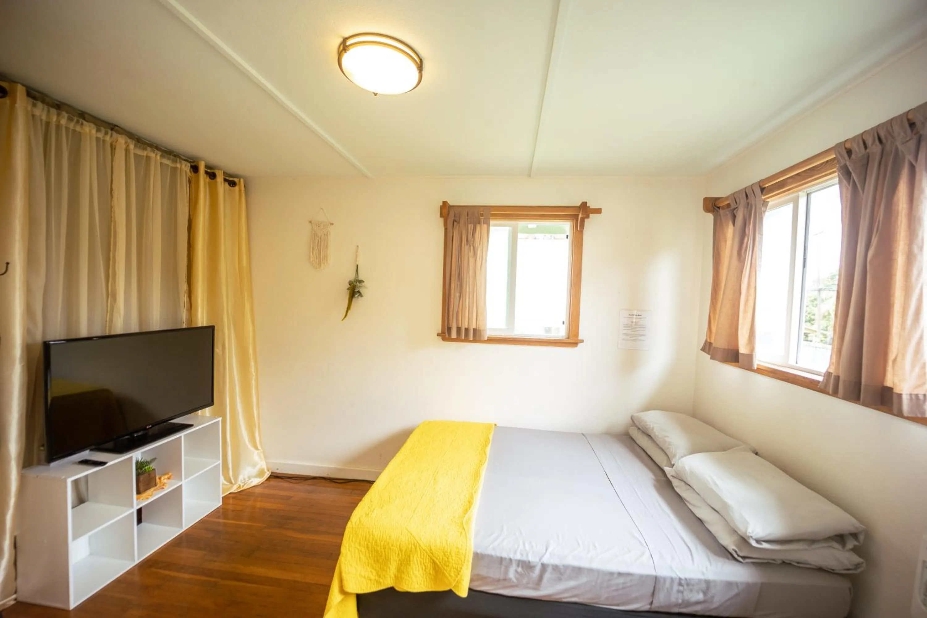 Bed in Hilo Vacation Rental