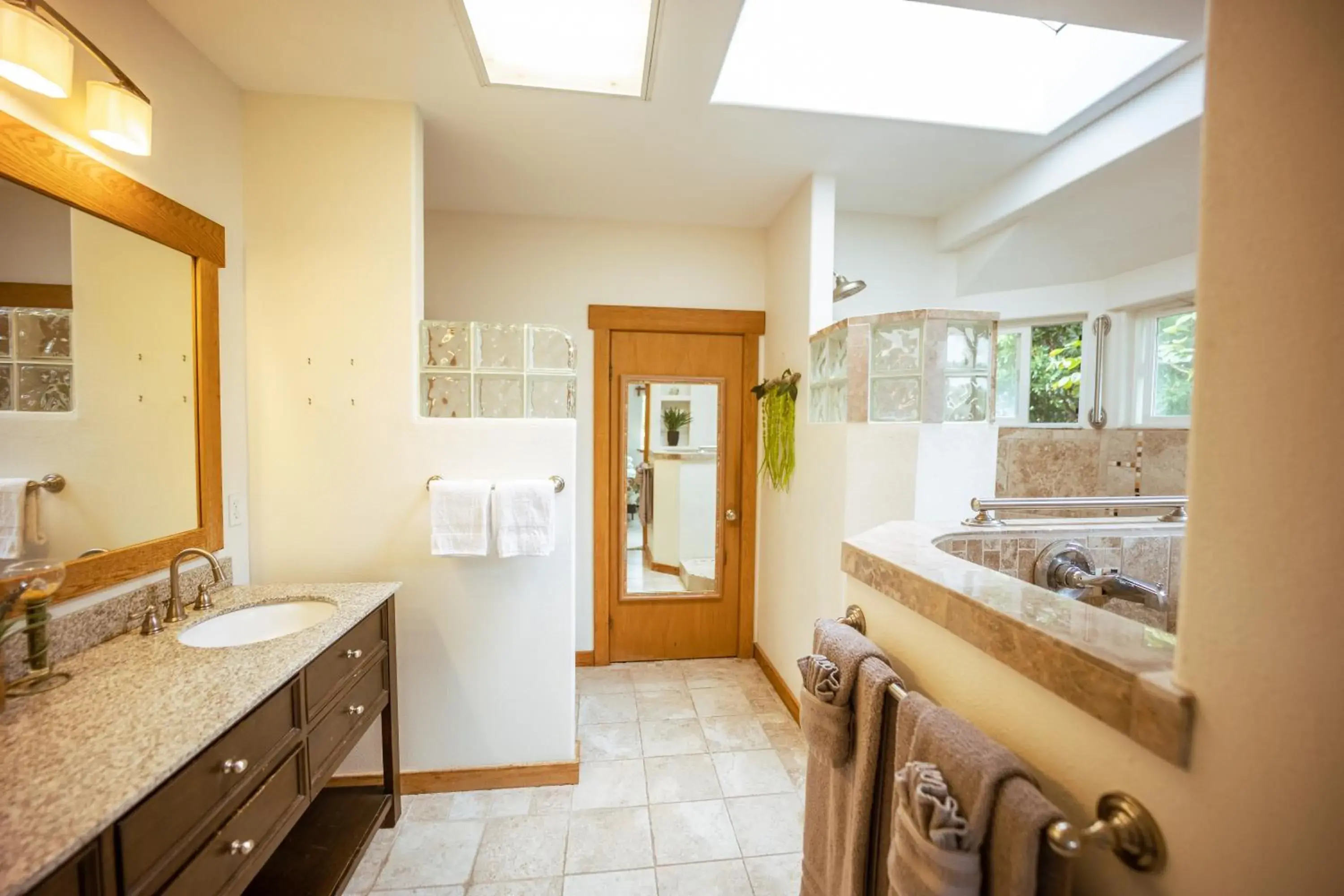 King Suite with Spa Bath in Hilo Vacation Rental King Suite with Spa Bath in Hilo Vacation Rental