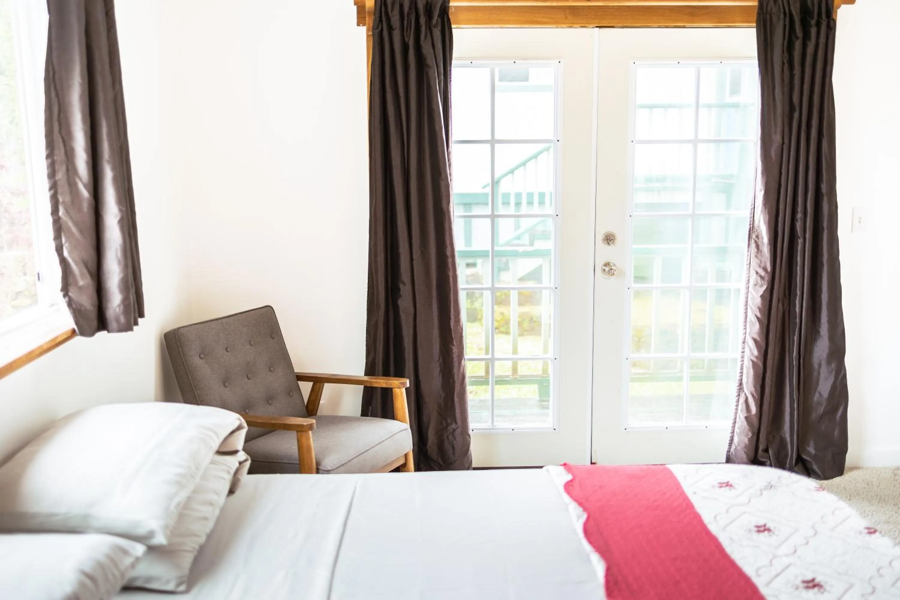 Bed in Hilo Vacation Rental