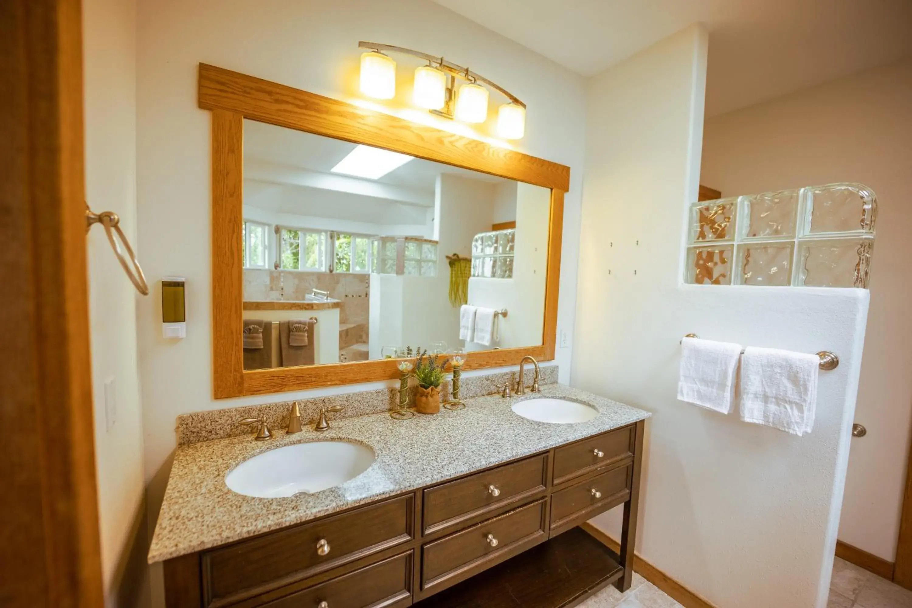 Bathroom in Hilo Vacation Rental Bathroom in Hilo Vacation Rental