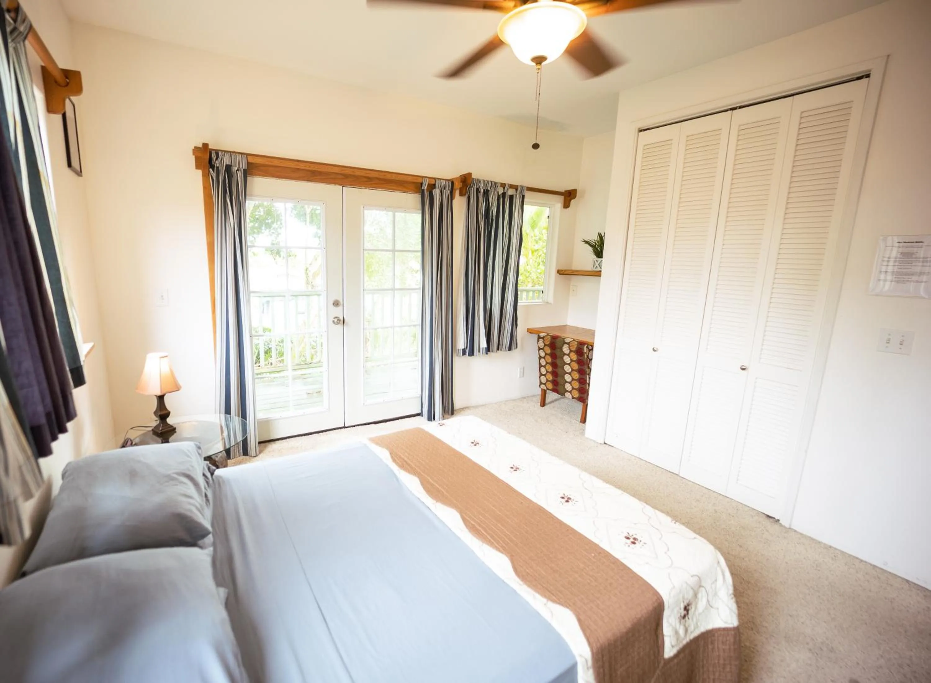 Bed in Hilo Vacation Rental