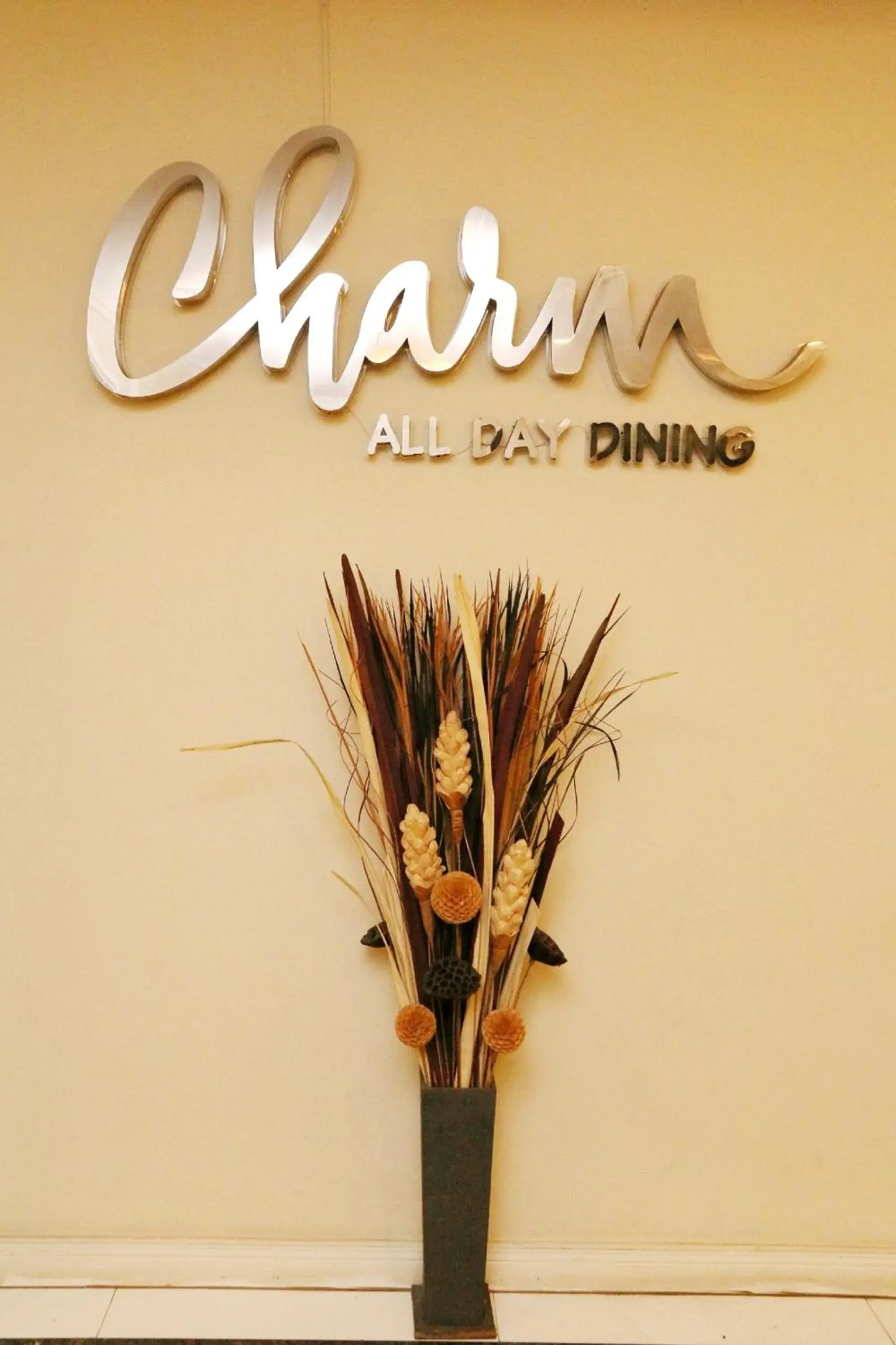 Restaurant/places to eat in Crystal Palace Luxury Hotel Pattaya Restaurant/places to eat in Crystal Palace Luxury Hotel Pattaya