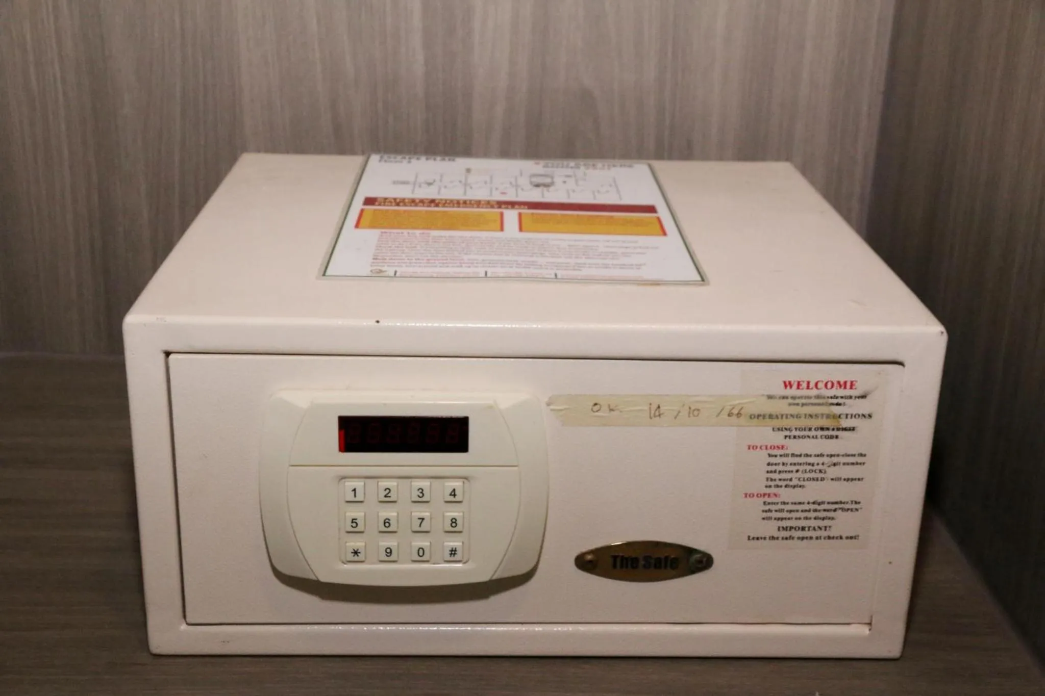 safe in Crystal Palace Luxury Hotel Pattaya