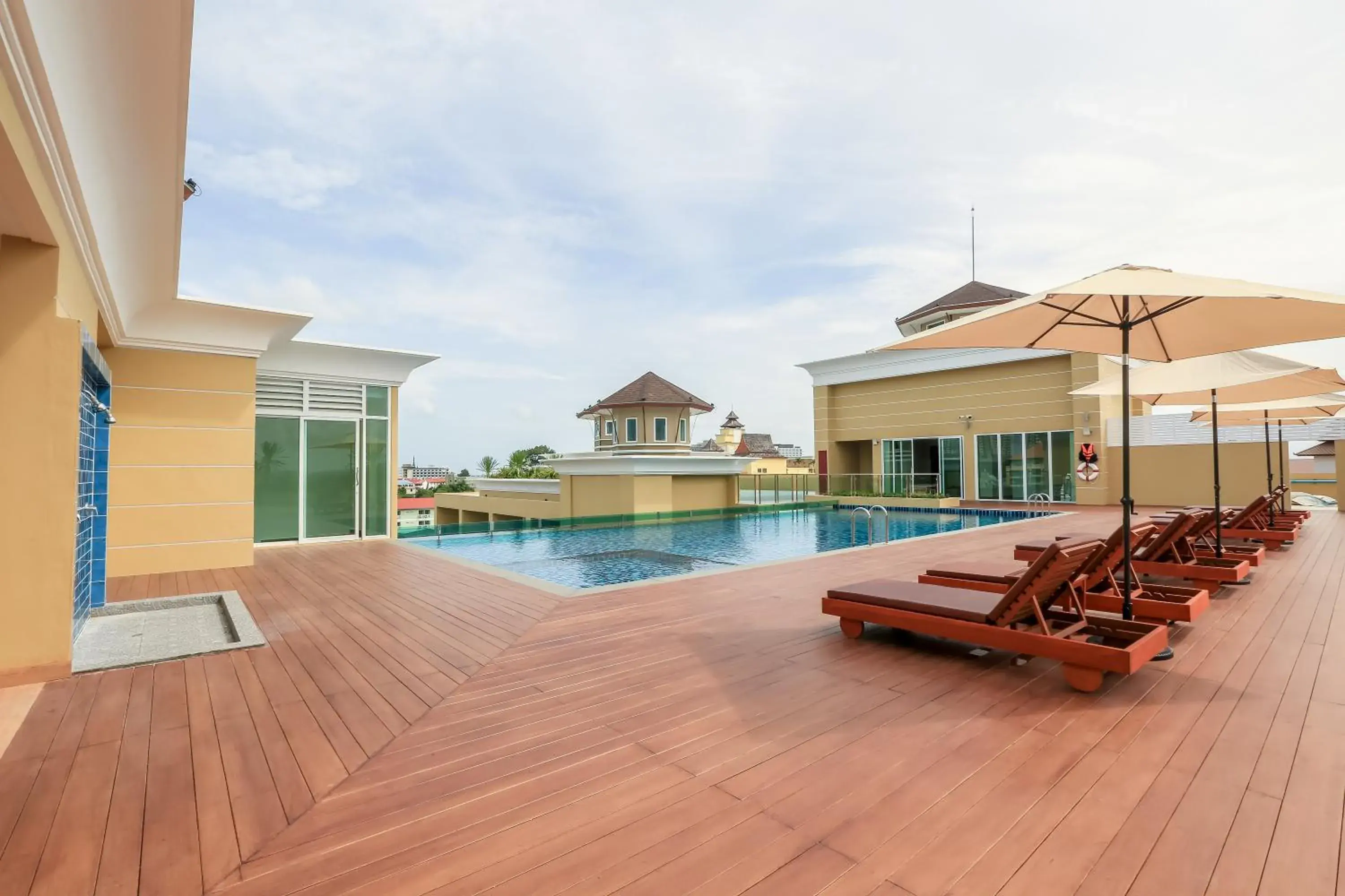 Swimming pool in Crystal Palace Luxury Hotel Pattaya Swimming pool in Crystal Palace Luxury Hotel Pattaya