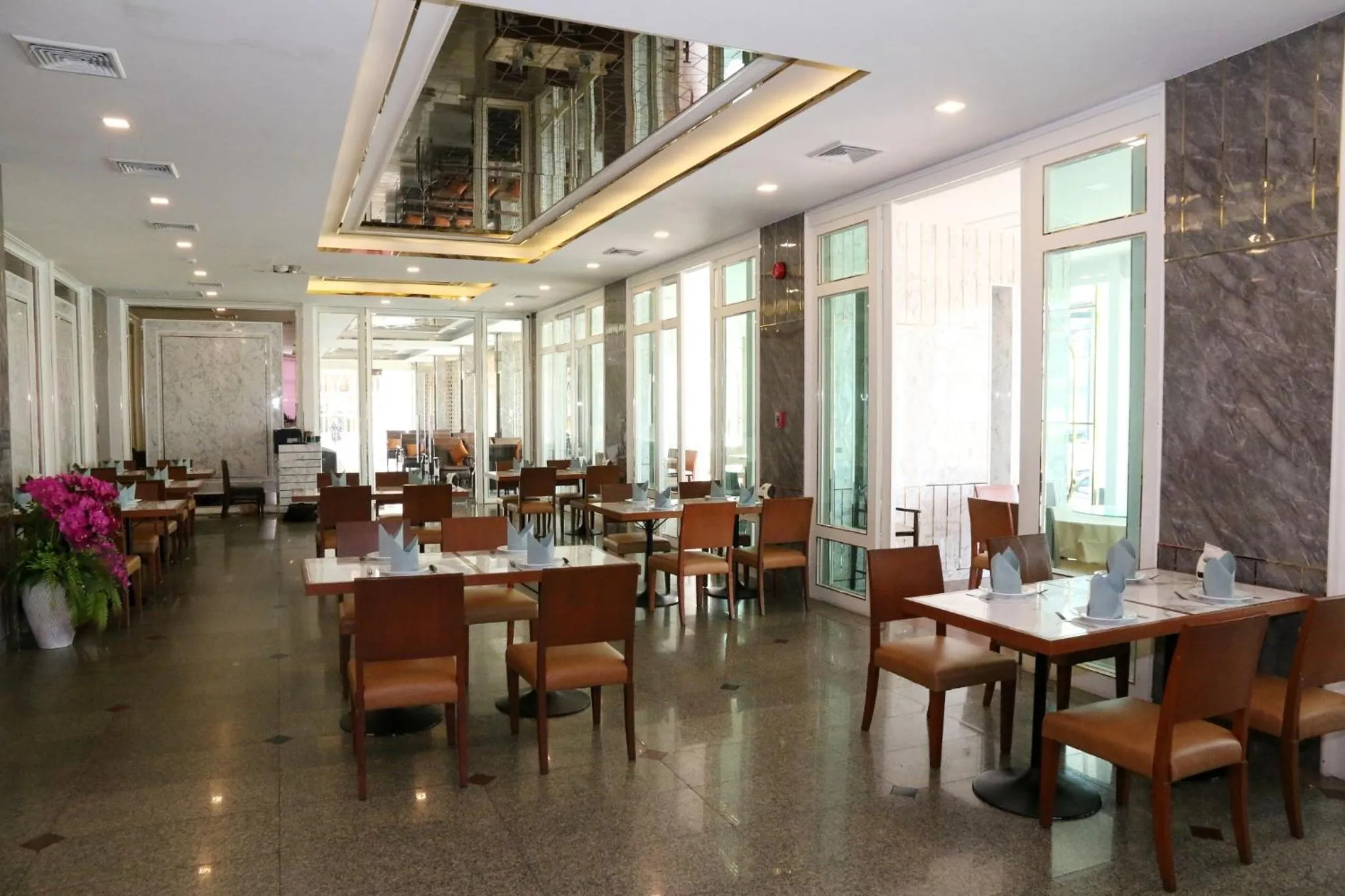 Banquet/Function facilities in Crystal Palace Luxury Hotel Pattaya